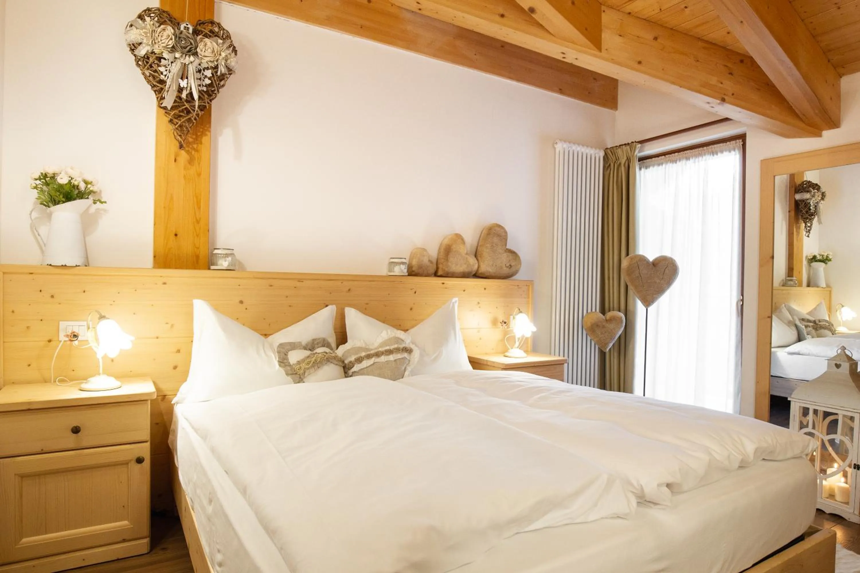 Photo of the whole room, Bed in Hotel Chalet Giasenei