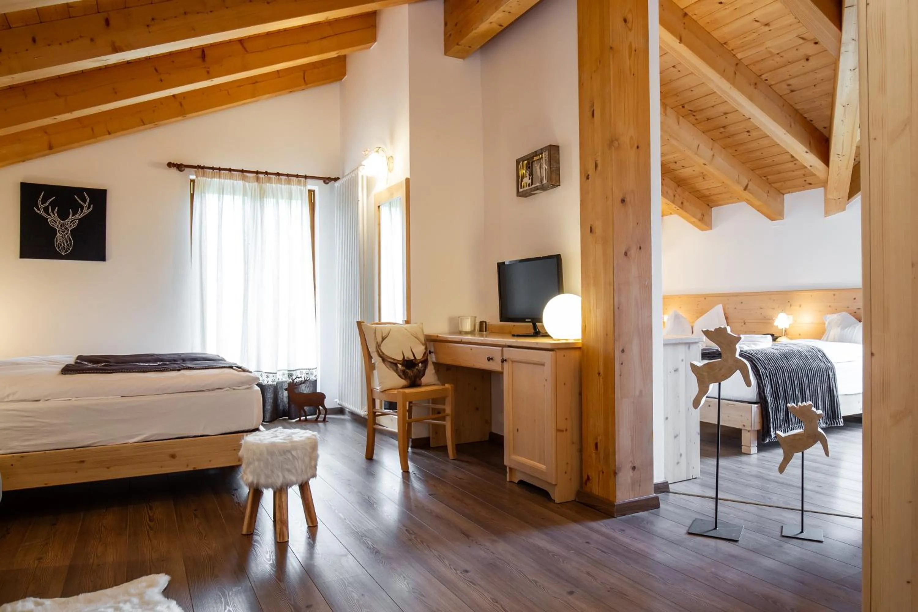 Photo of the whole room, Bed in Hotel Chalet Giasenei