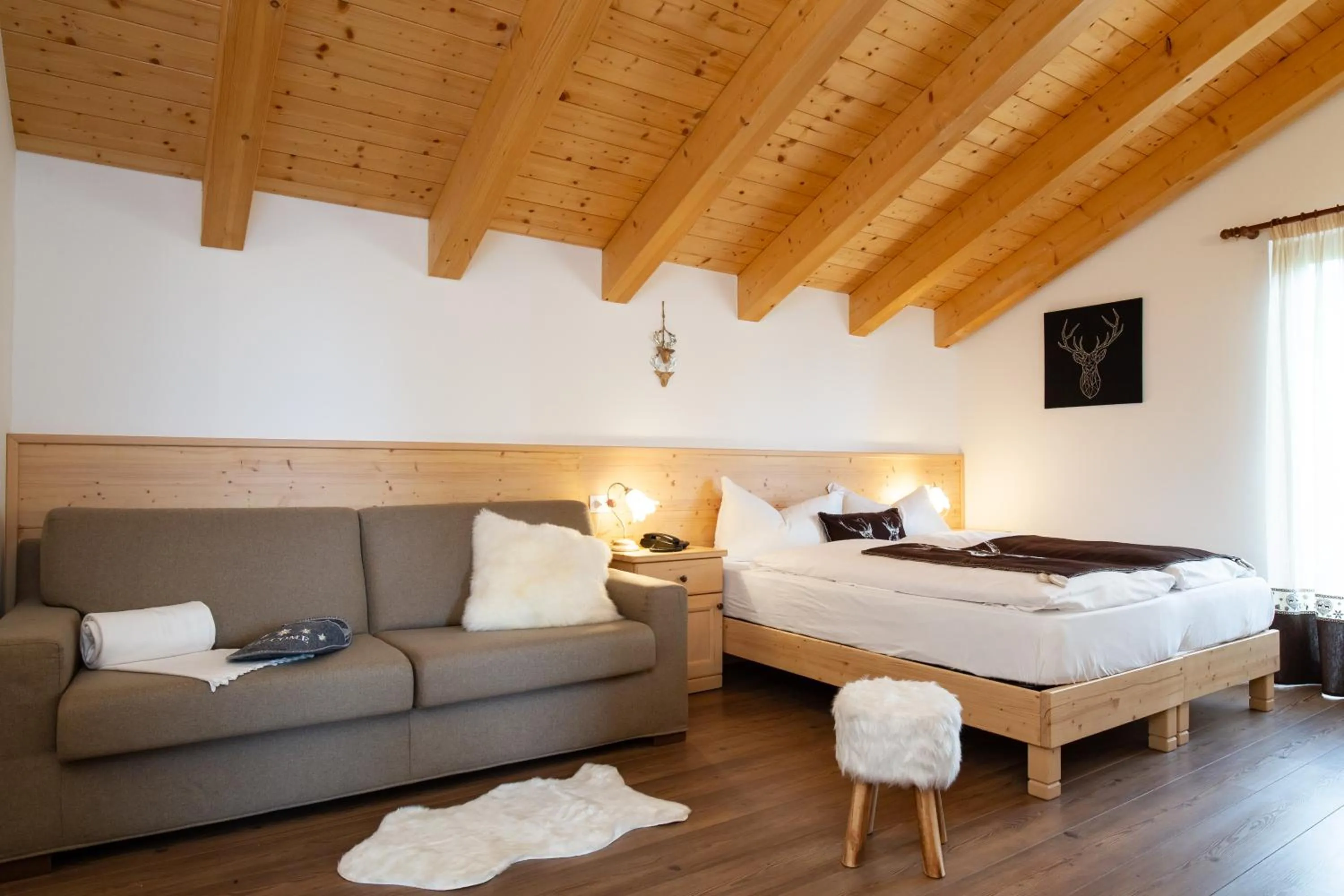 Photo of the whole room, Bed in Hotel Chalet Giasenei