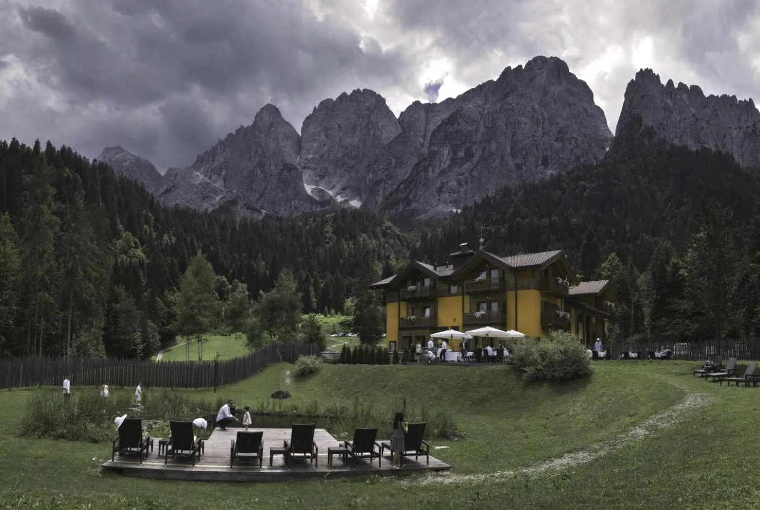 Mountain view in Hotel Chalet Giasenei