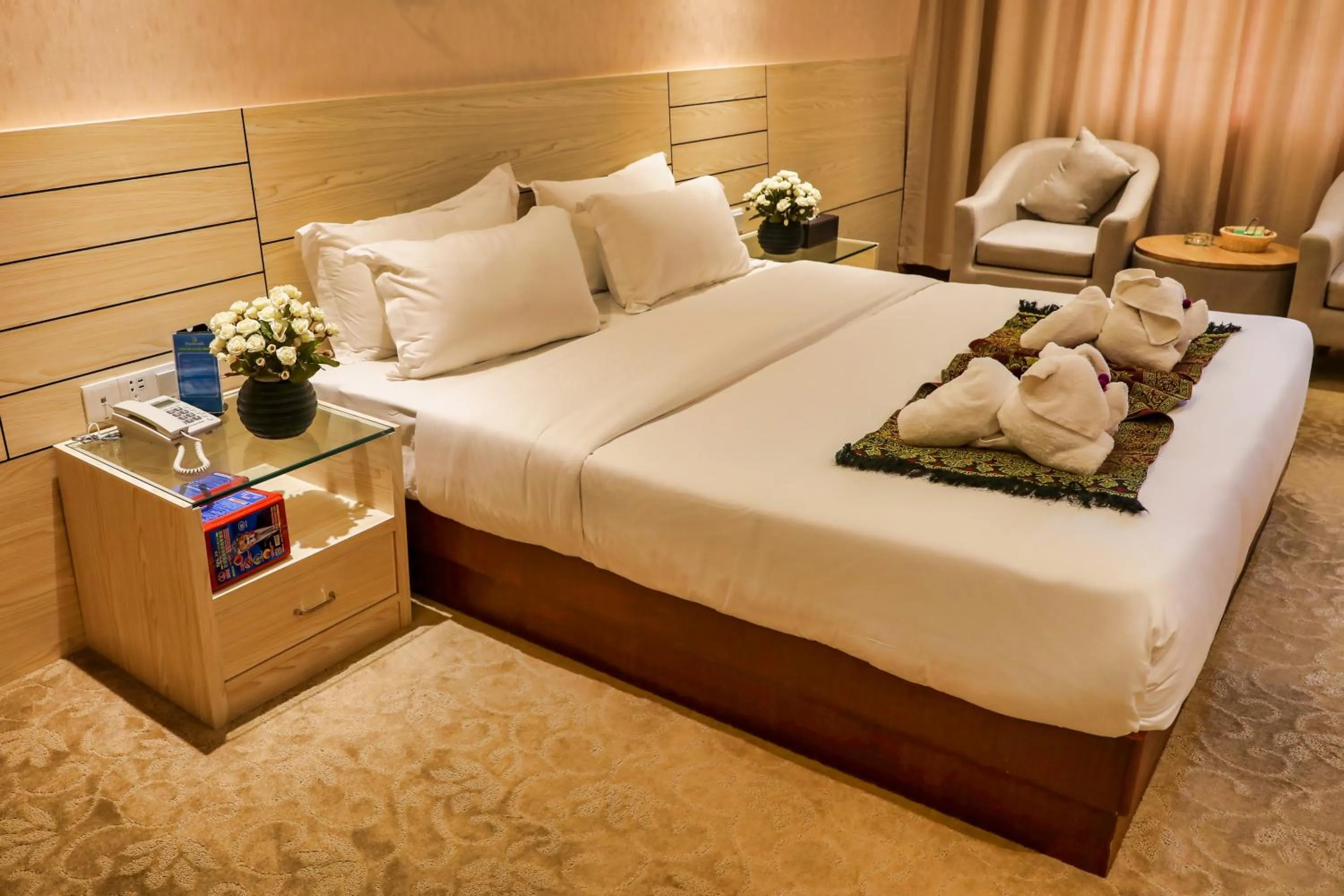 Photo of the whole room, Bed in Dansavanh Namngum Resort