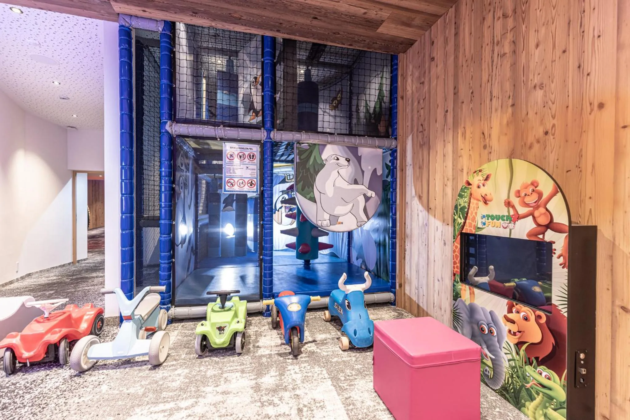 Children play ground in Galtenberg Bed & Breakfast