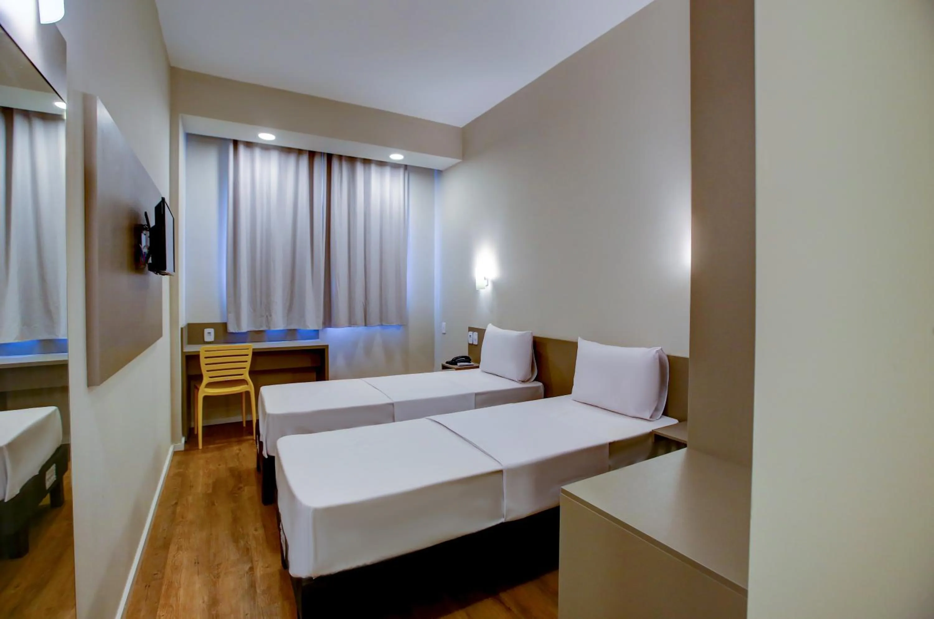 Photo of the whole room, Bed in Transamerica Fit Rondonopolis