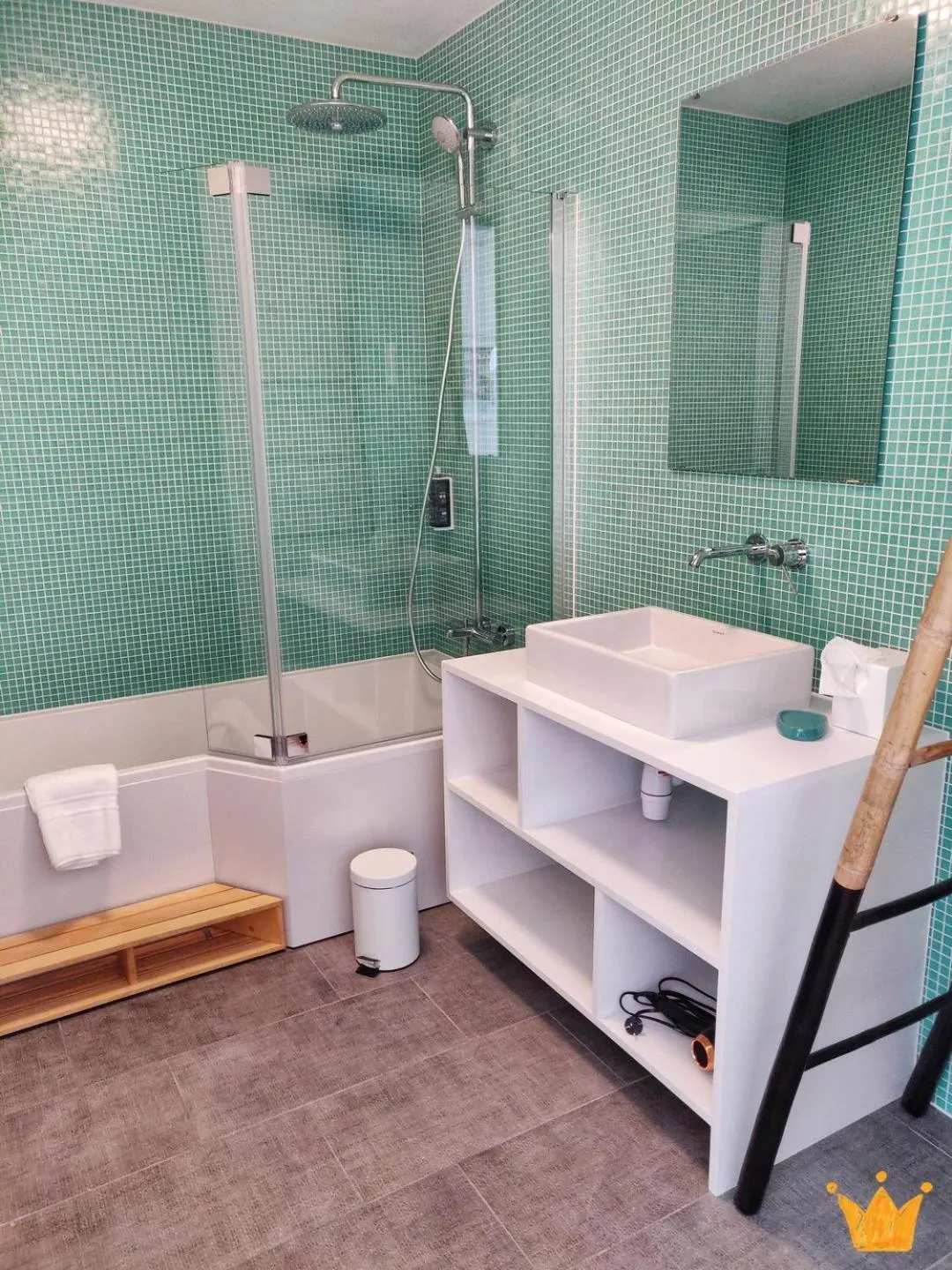 Bathroom in Estafête