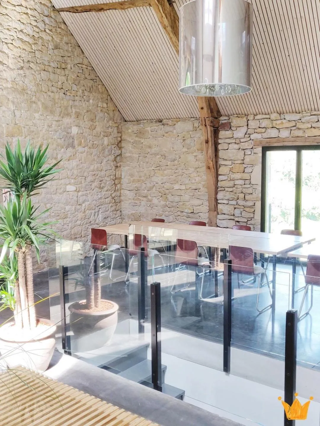 Restaurant/places to eat in Estafête