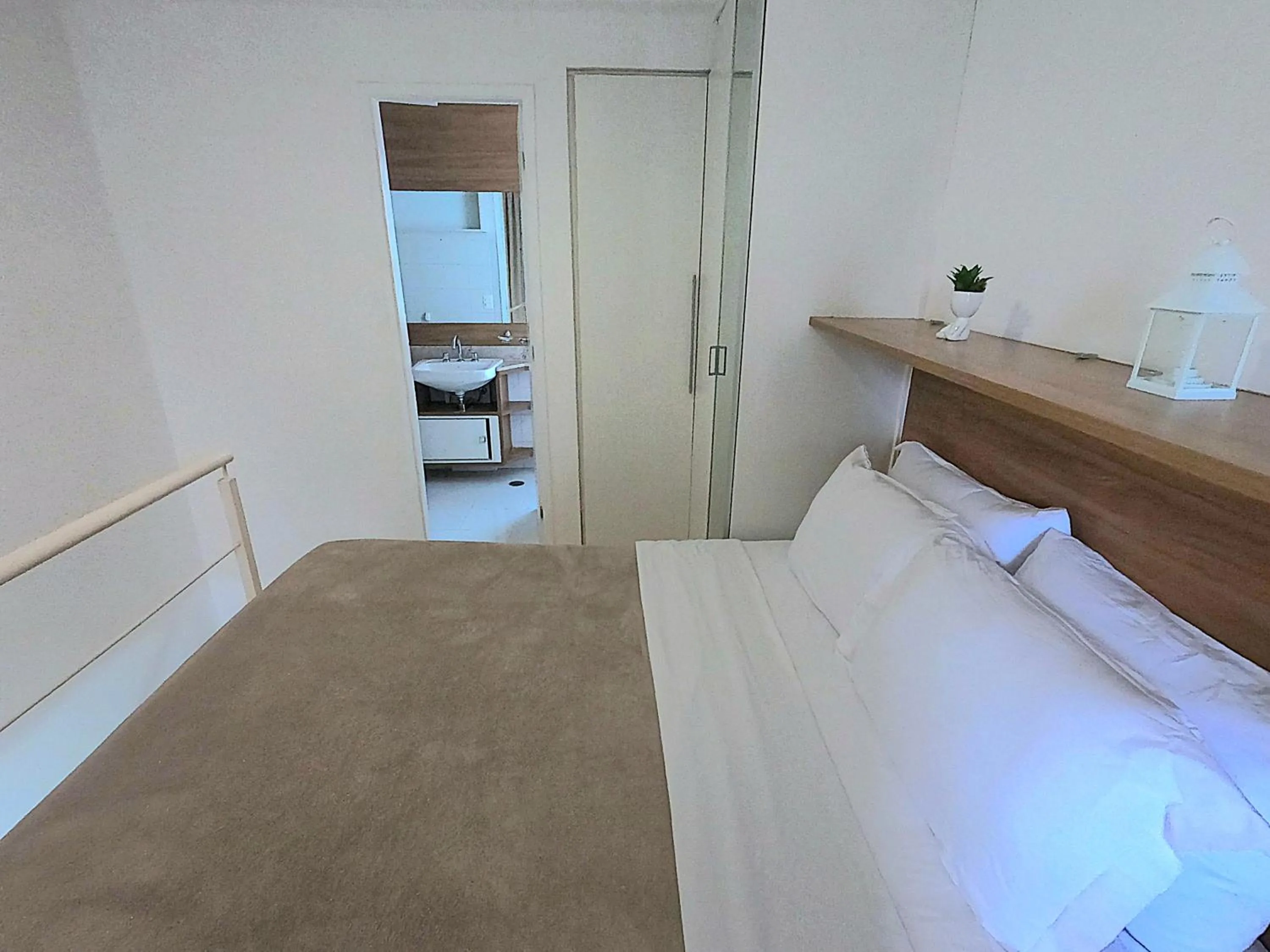 Bed in Maximus Luxury in NYC Berrini