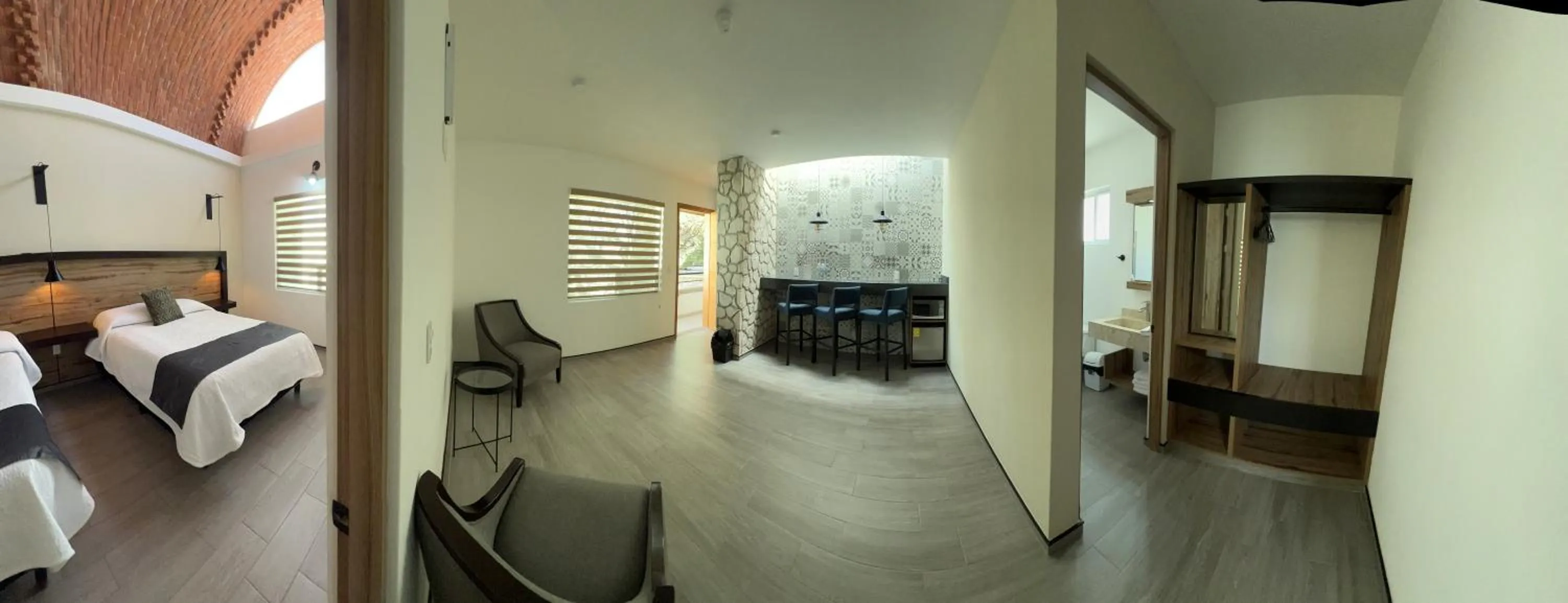 Photo of the whole room, Bed in Hotel la Cuesta Toscana