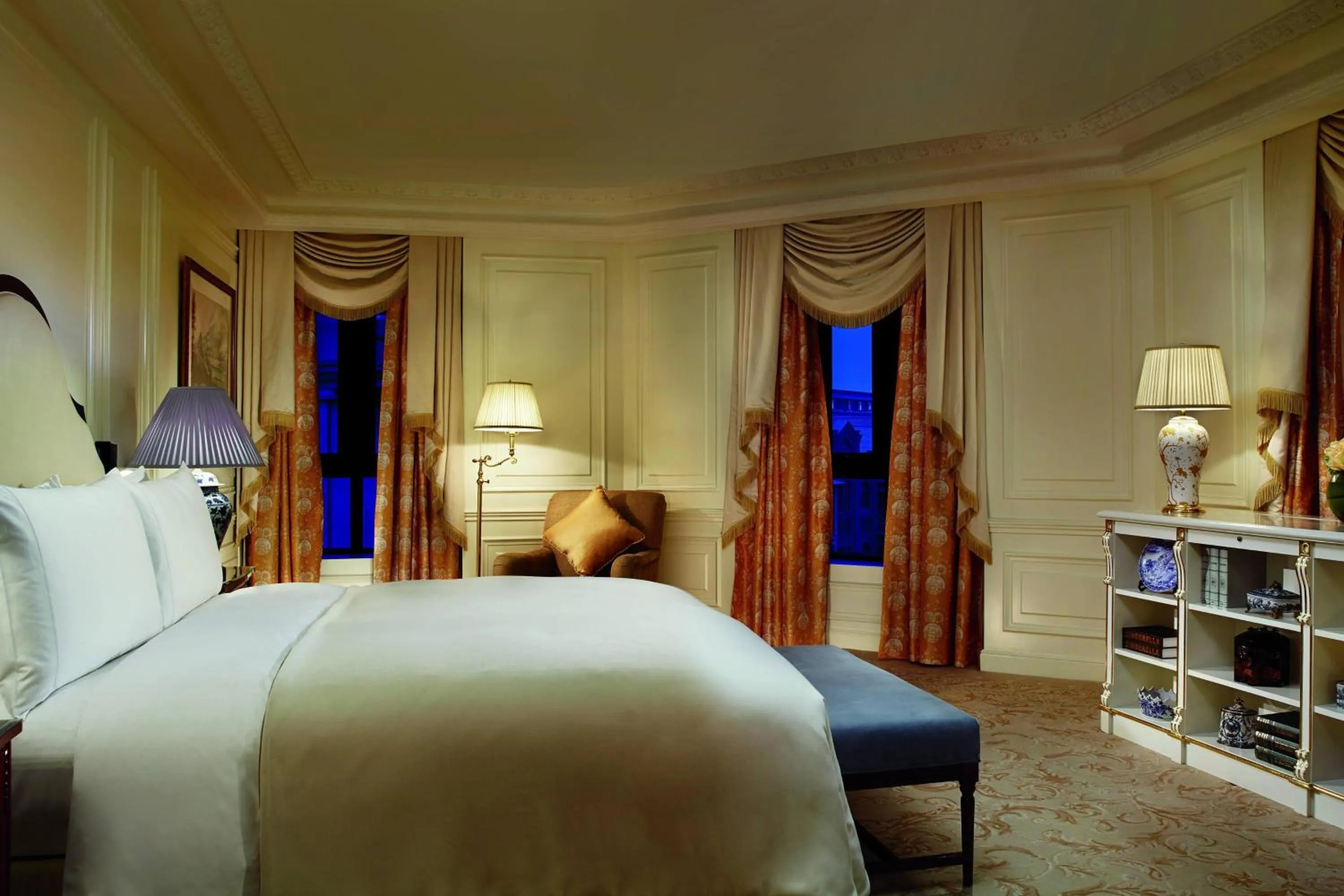 Photo of the whole room, Bed in The Ritz-Carlton, Tianjin