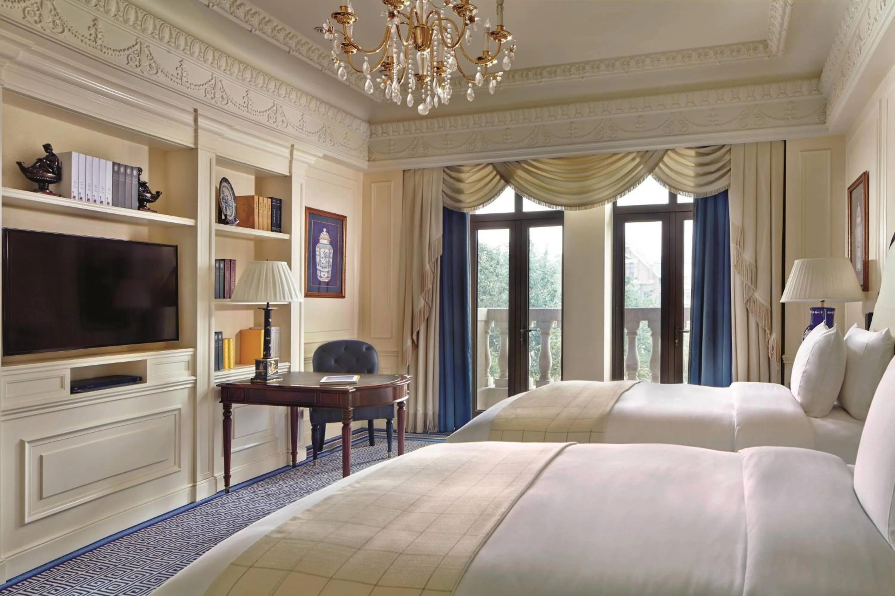 Photo of the whole room, Bed in The Ritz-Carlton, Tianjin