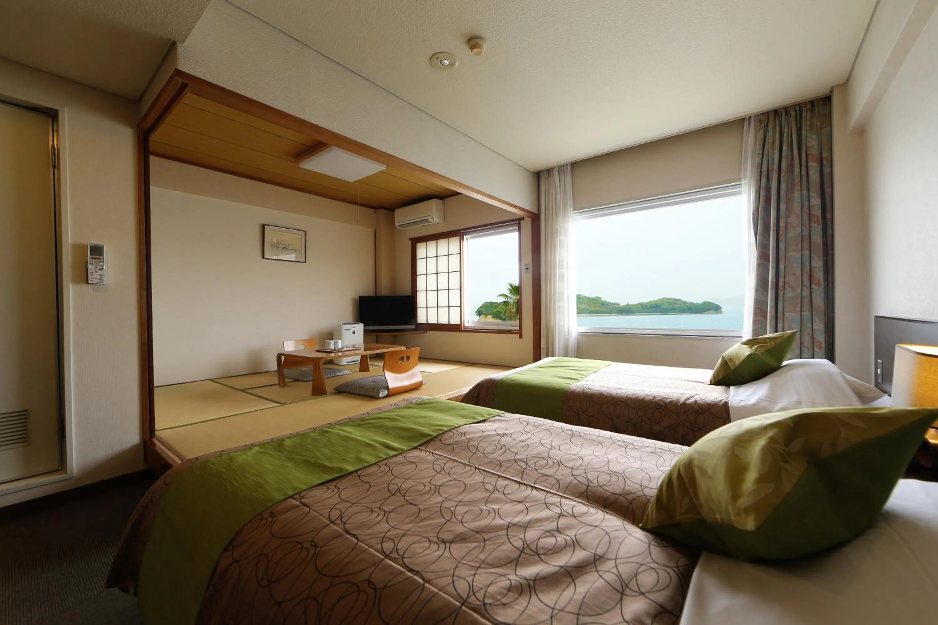 Photo of the whole room in Shodoshima International Hotel