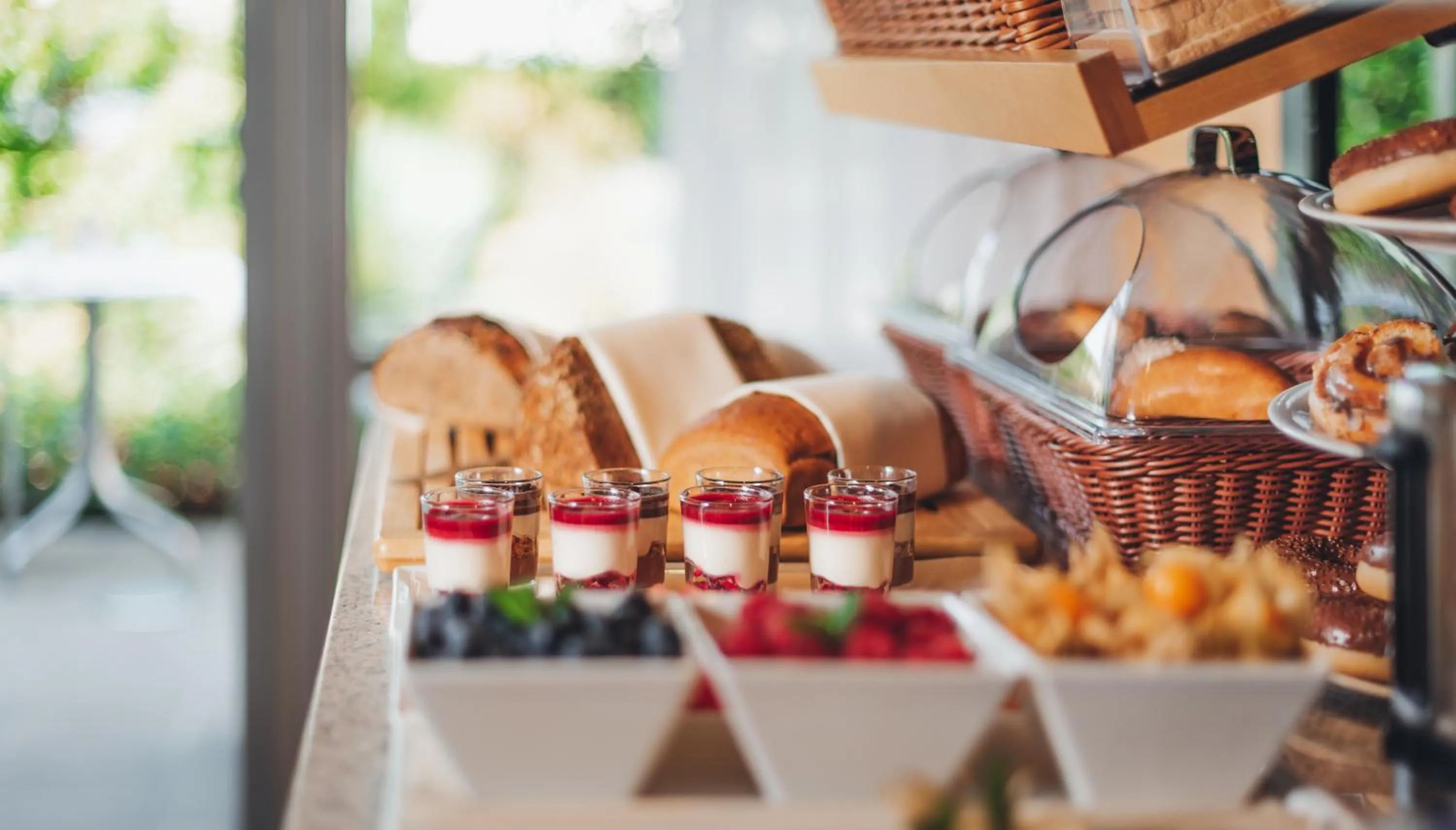 Buffet breakfast in HEINhotel vienna airport