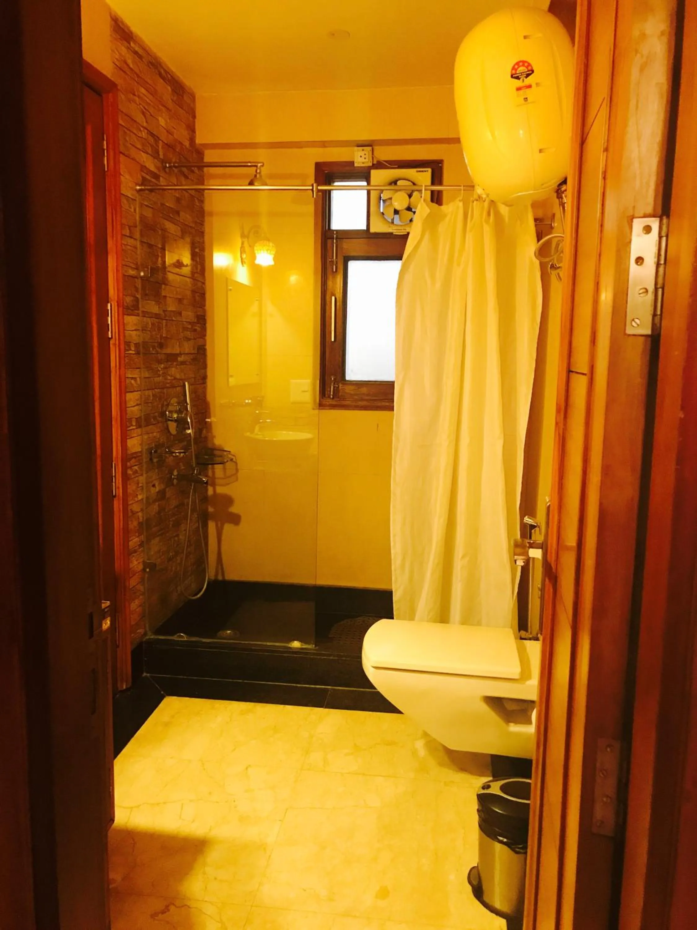 Skylink Suites Bed & Breakfast