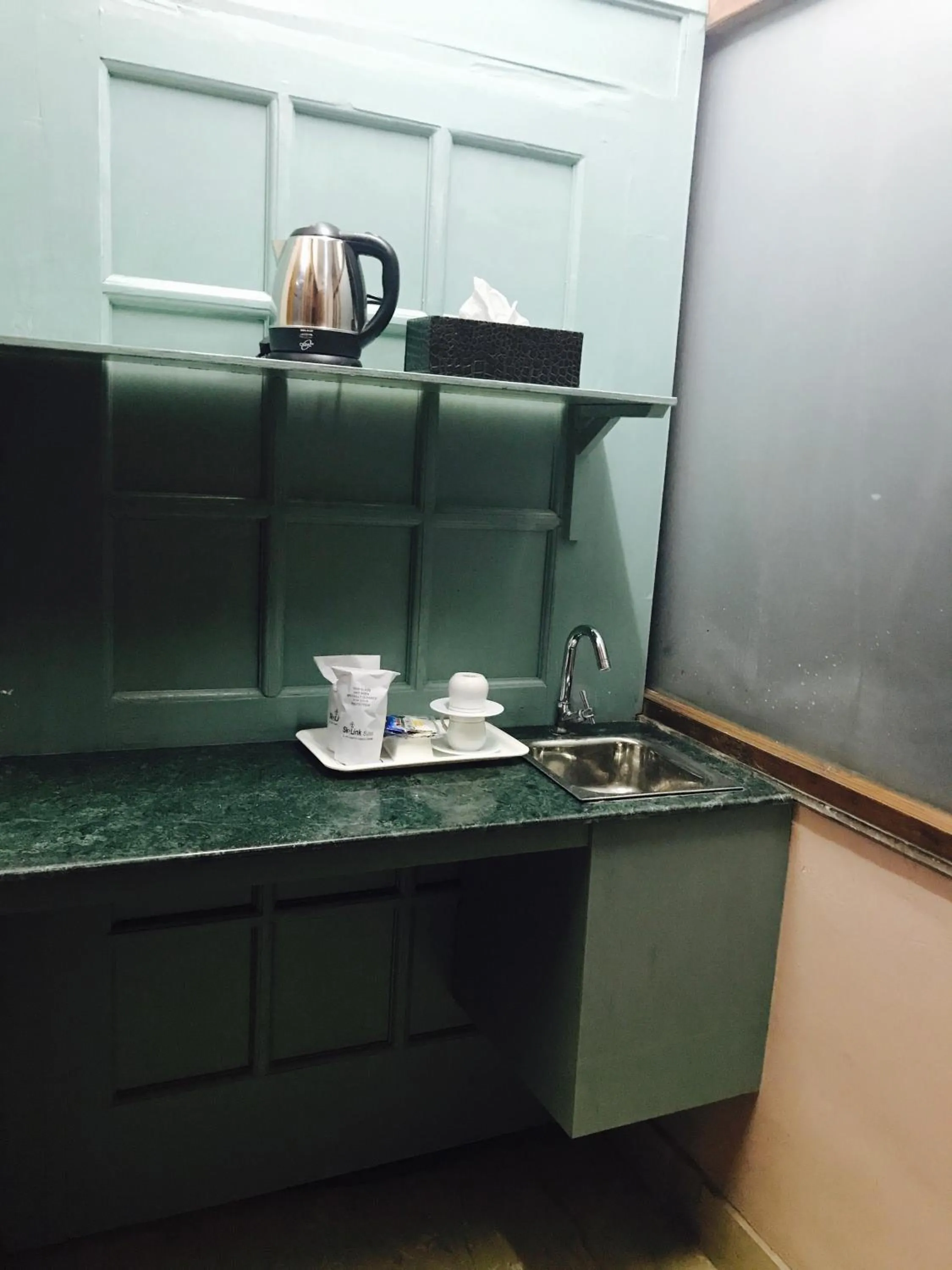 Skylink Suites Bed & Breakfast