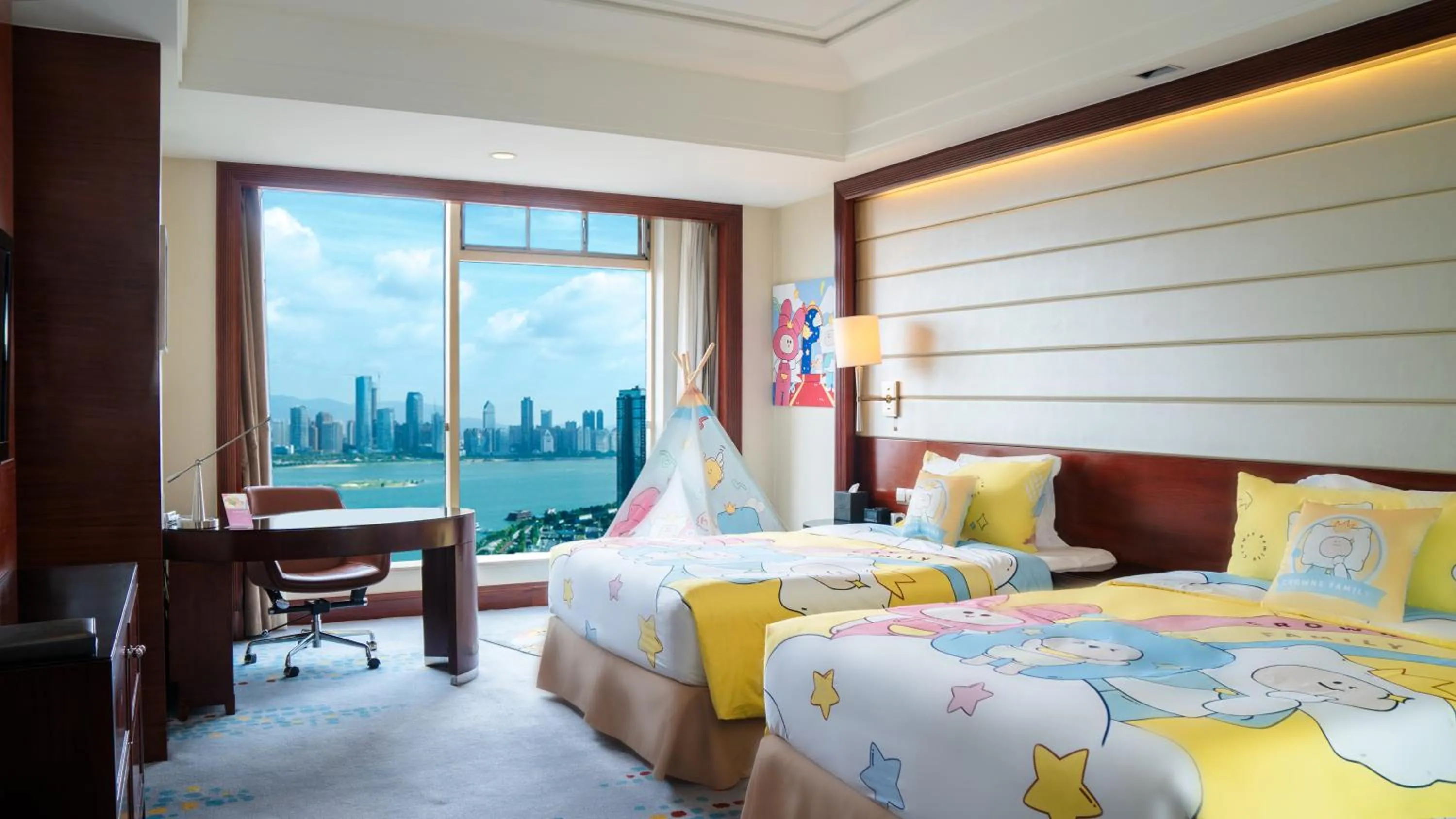 Bed in Crowne Plaza Nanchang Riverside, an IHG Hotel