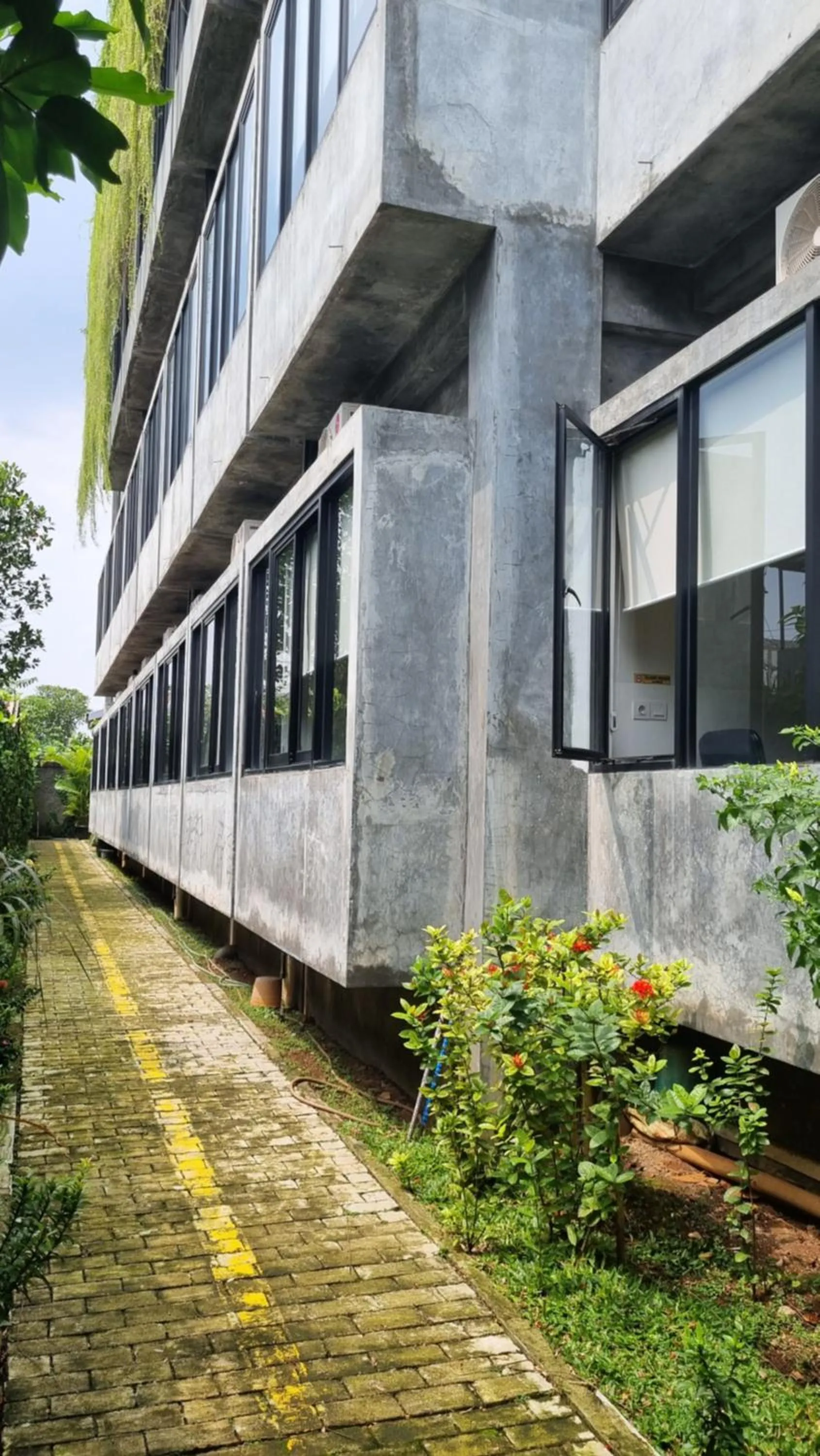 Property building in Guest House 555 NKI