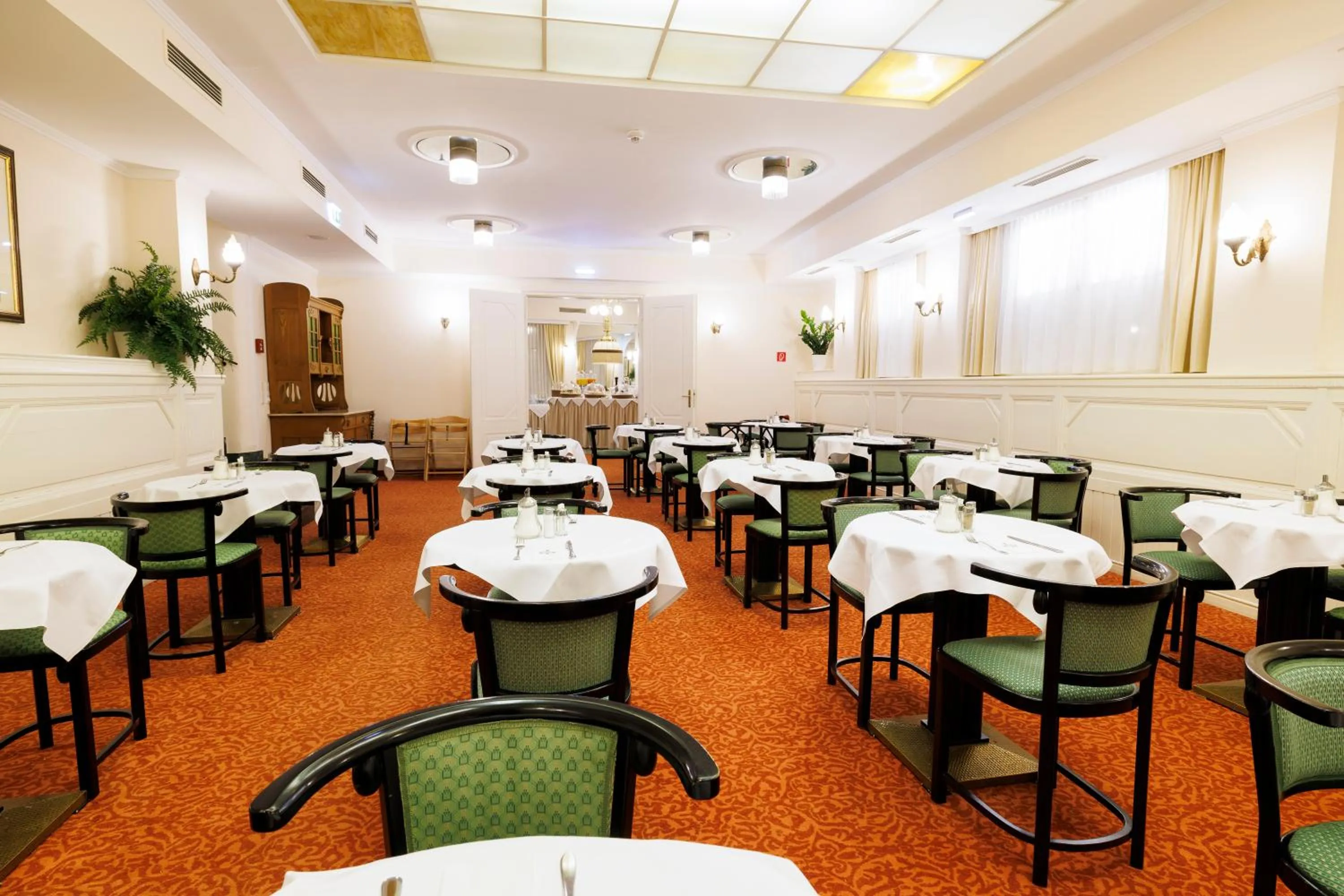 Breakfast in Hotel Johann Strauss