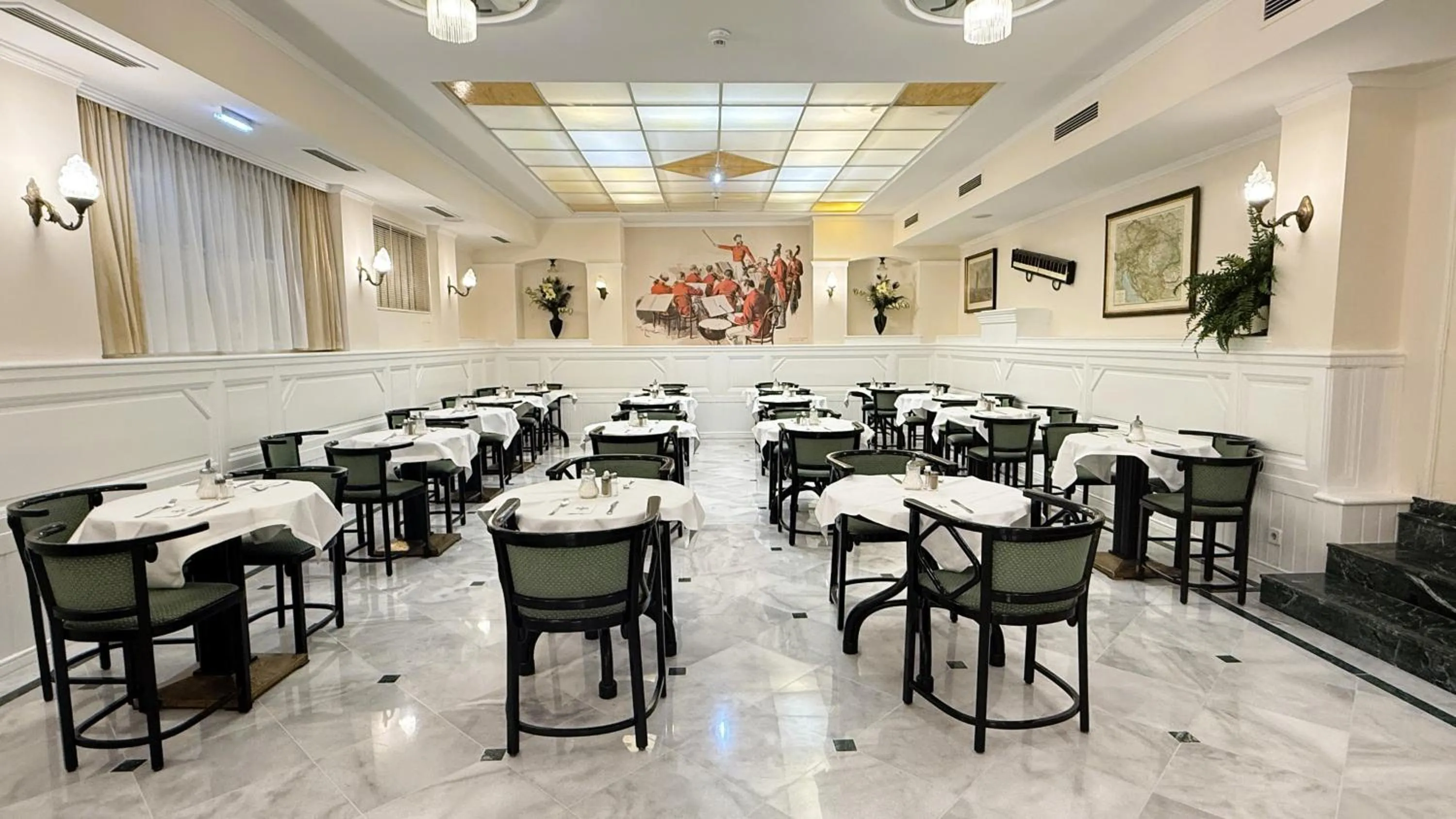 Breakfast in Hotel Johann Strauss