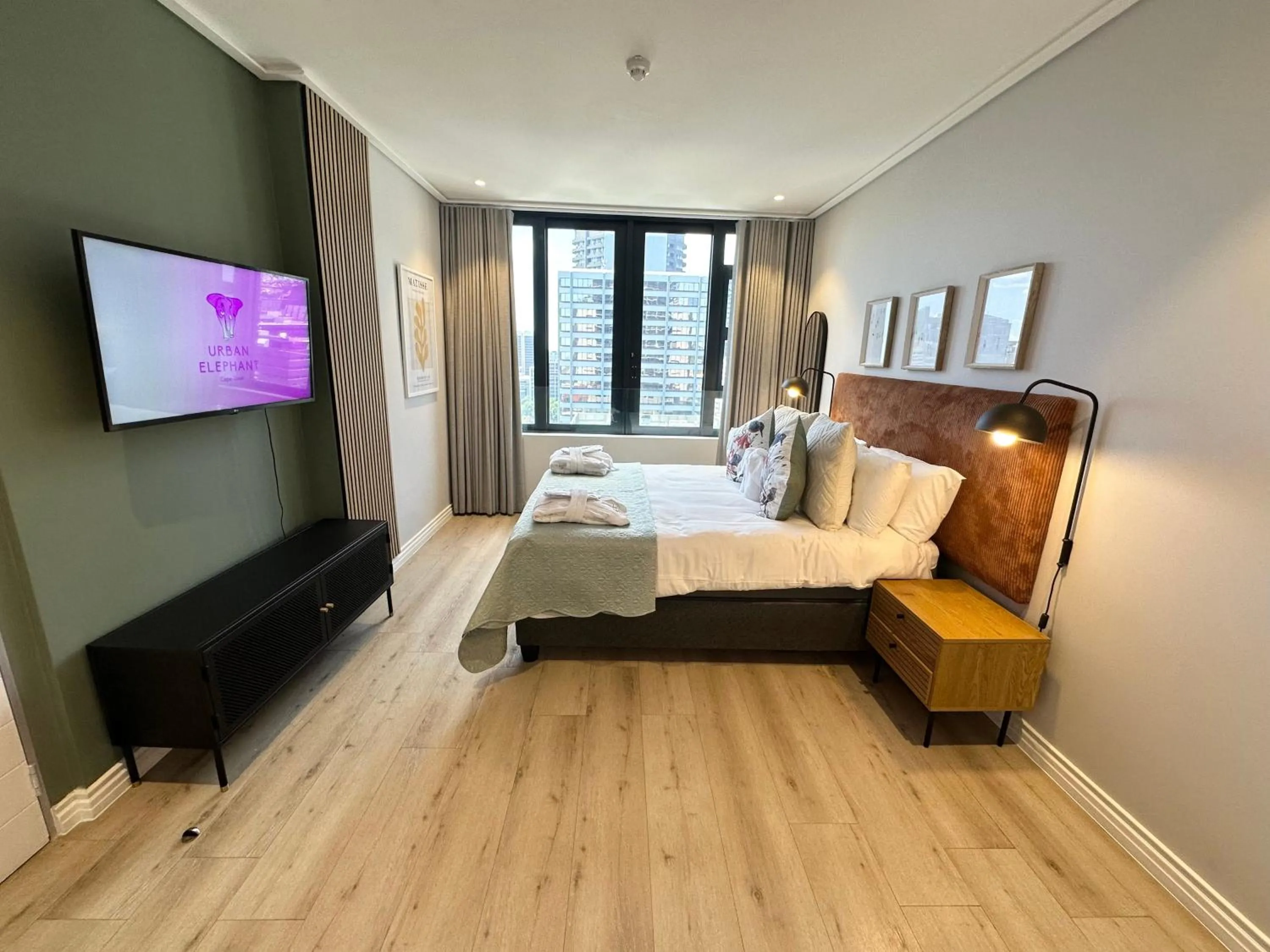 Bed in Urban Elephant 16 On Bree