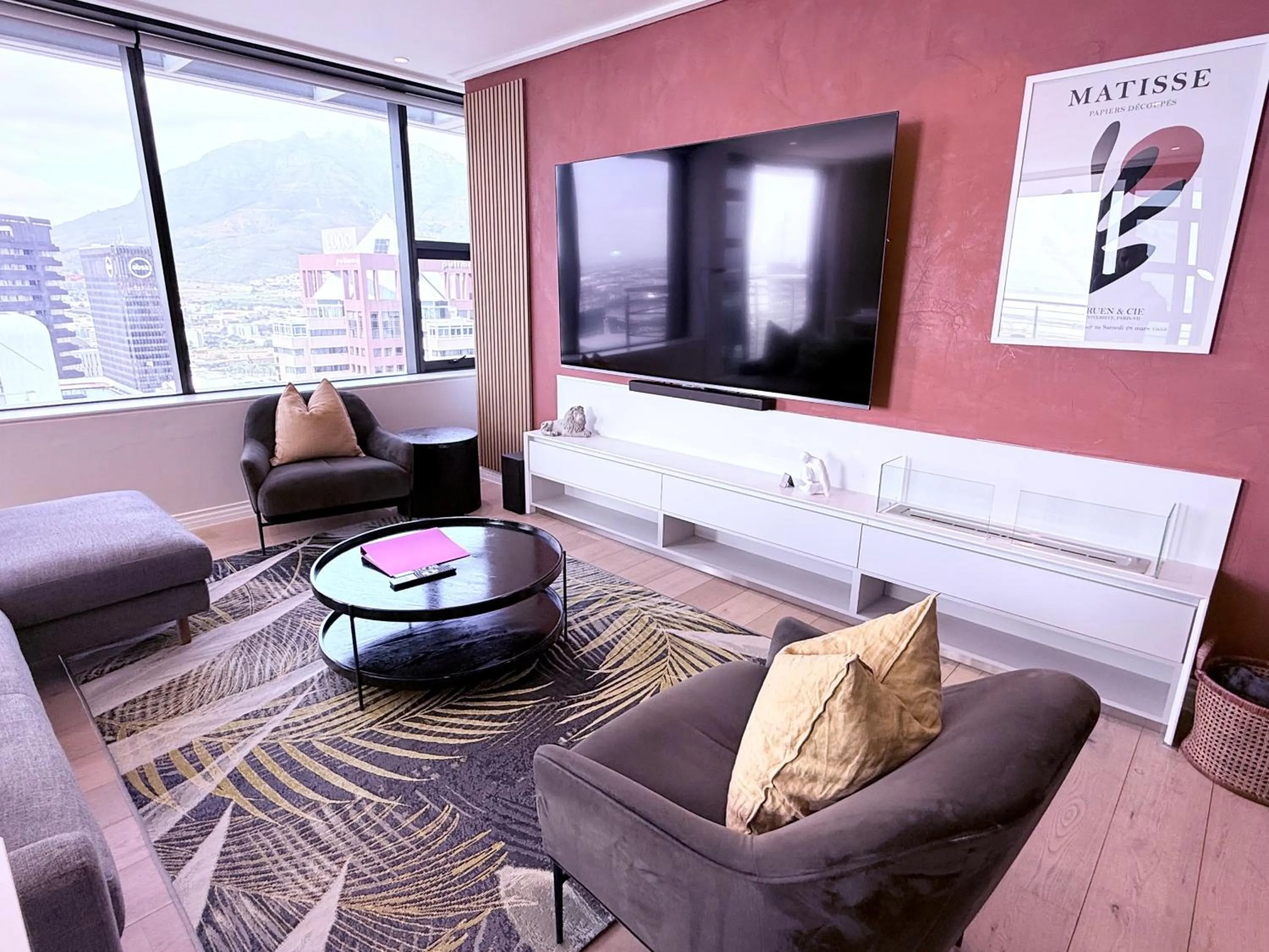 Urban Elephant 16 On Bree