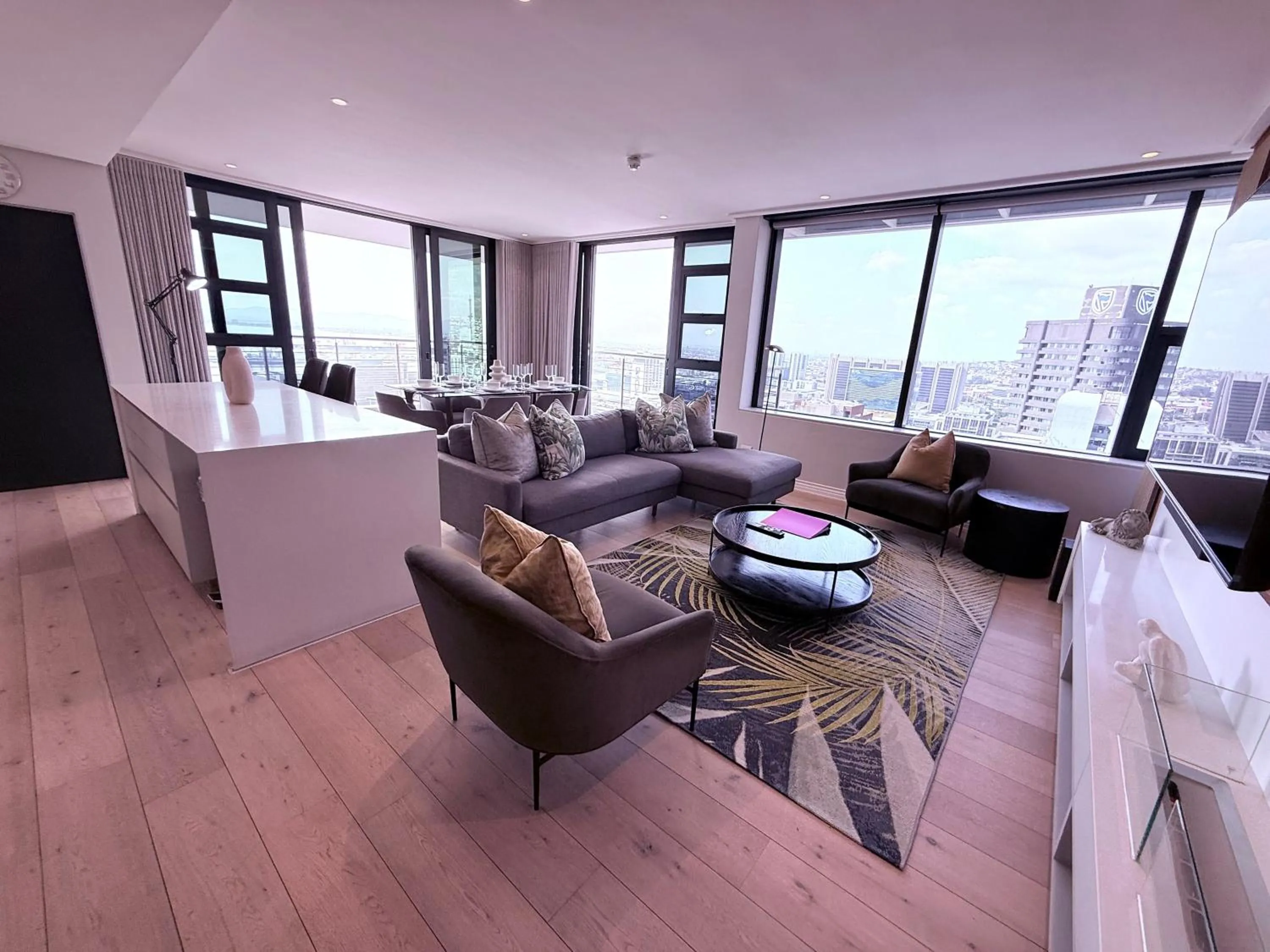 Urban Elephant 16 On Bree