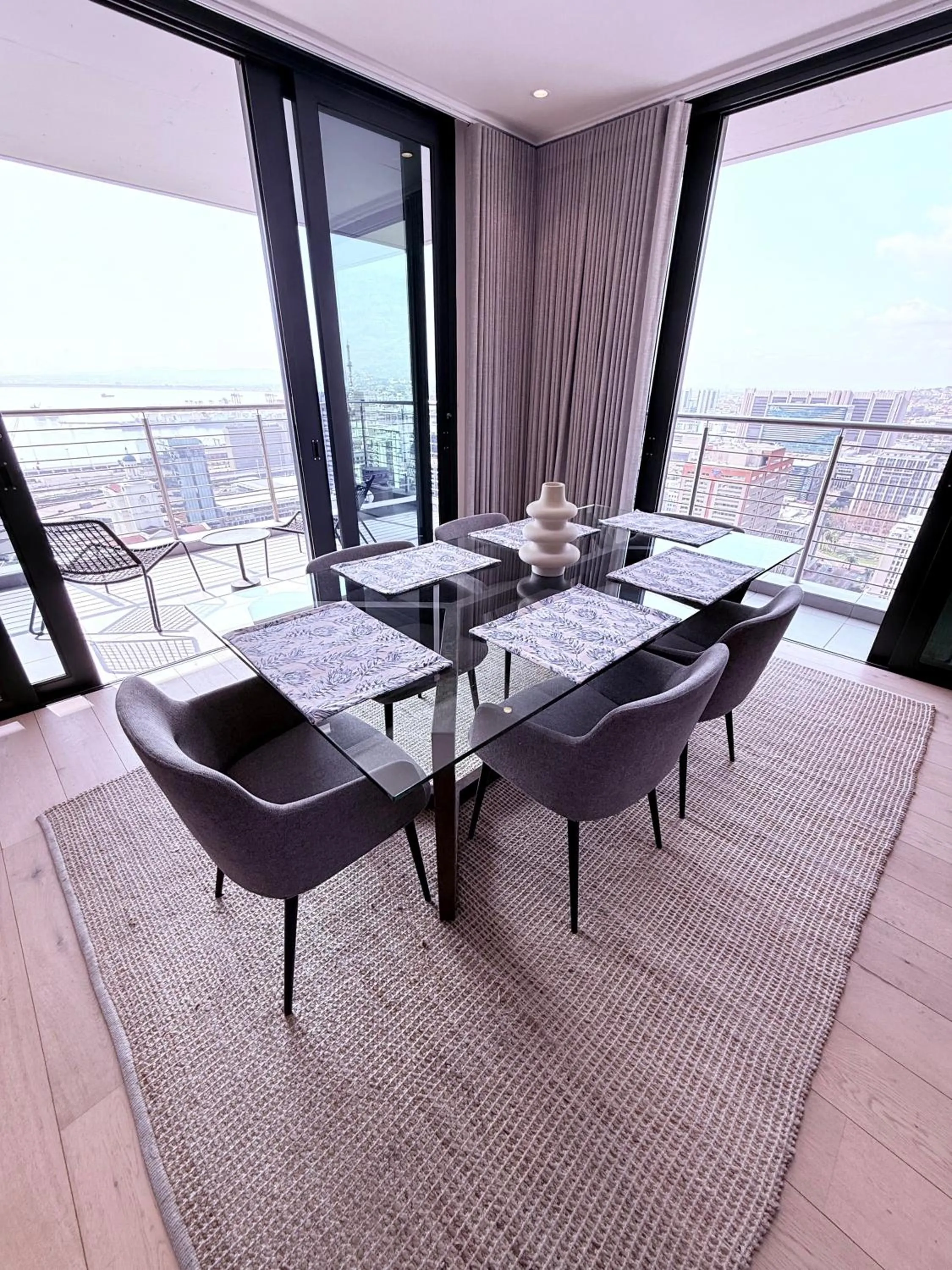 Urban Elephant 16 On Bree