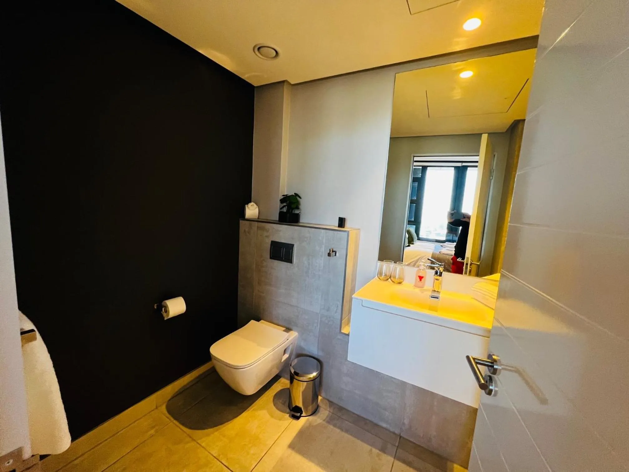 Bathroom in Urban Elephant 16 On Bree