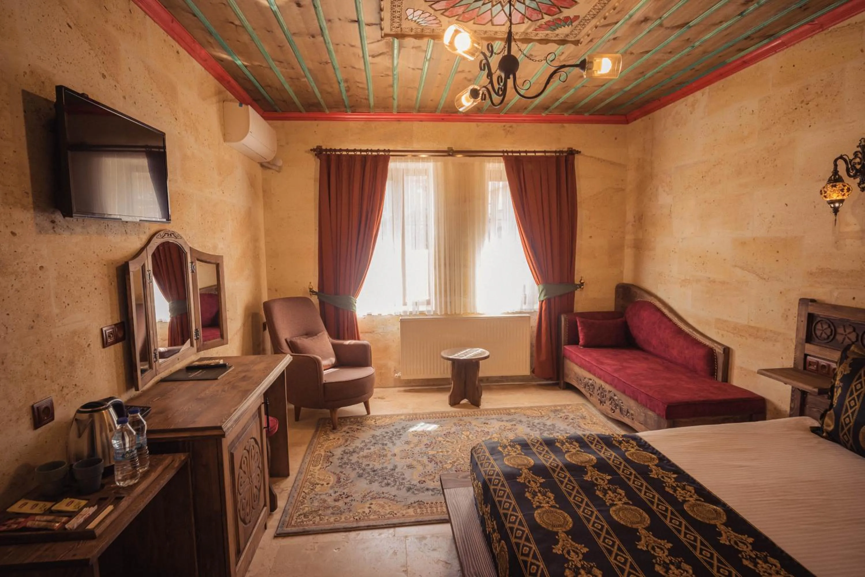 Bed in Olivia Cave Hotel