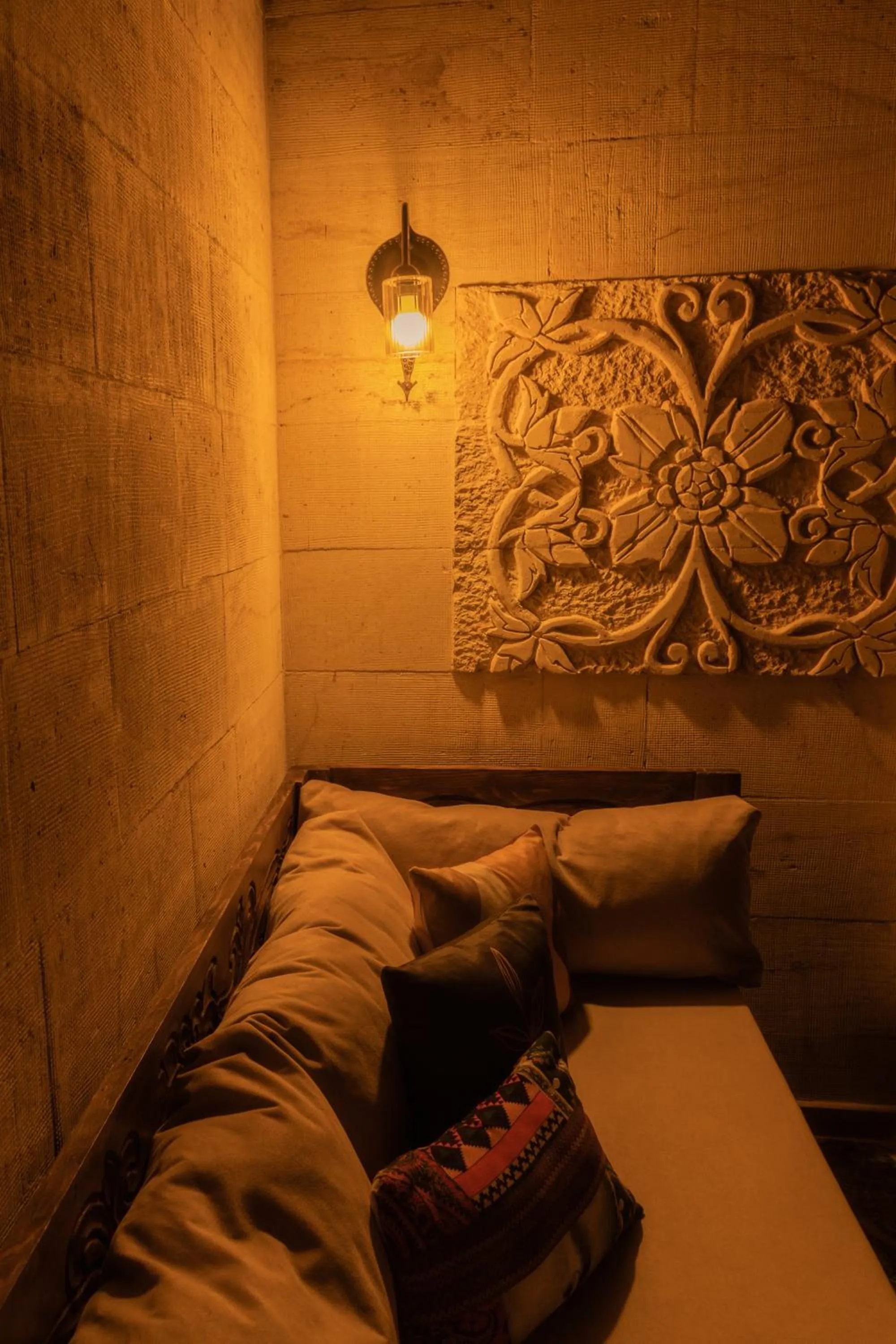 Seating area, Bed in Olivia Cave Hotel