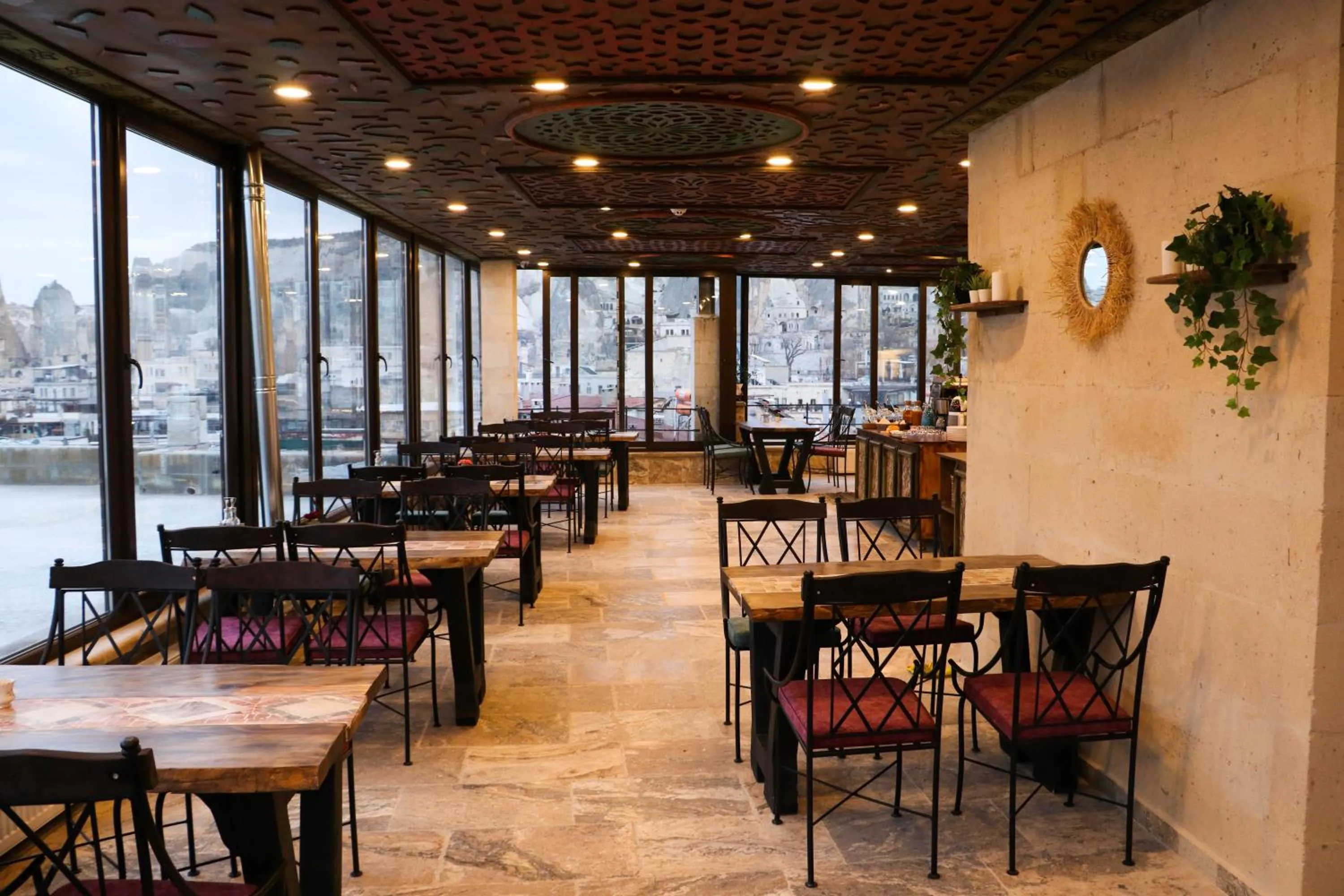 Restaurant/places to eat in Olivia Cave Hotel