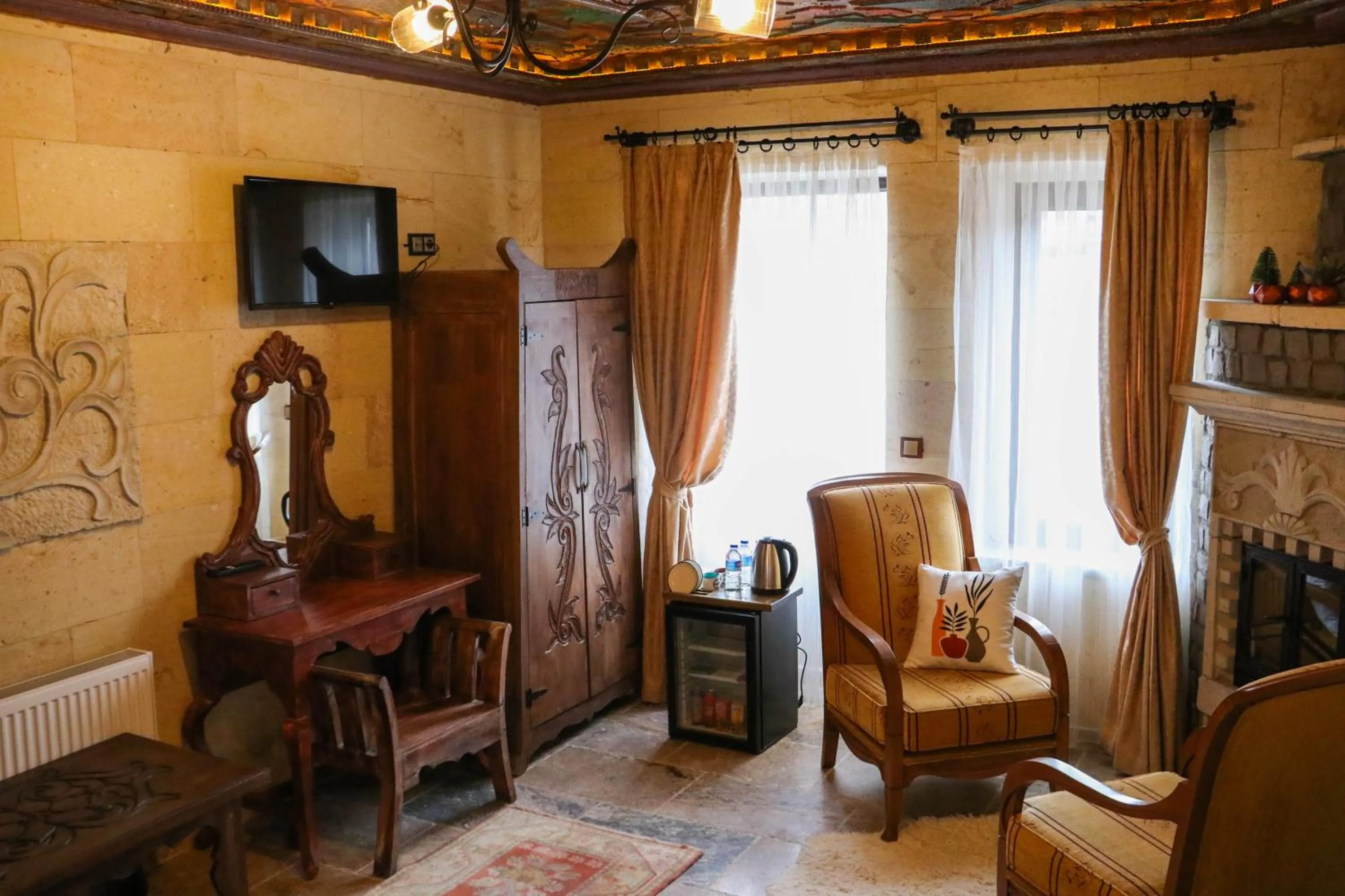 TV and multimedia in Olivia Cave Hotel