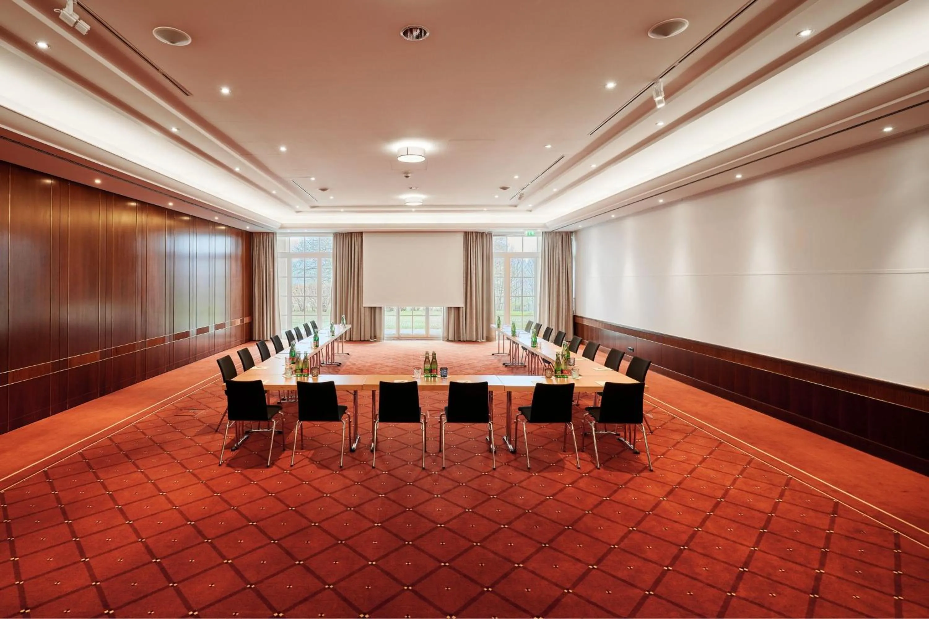 Meeting/conference room in Arabella Jagdhof Resort am Fuschlsee, a Tribute Portfolio Hotel