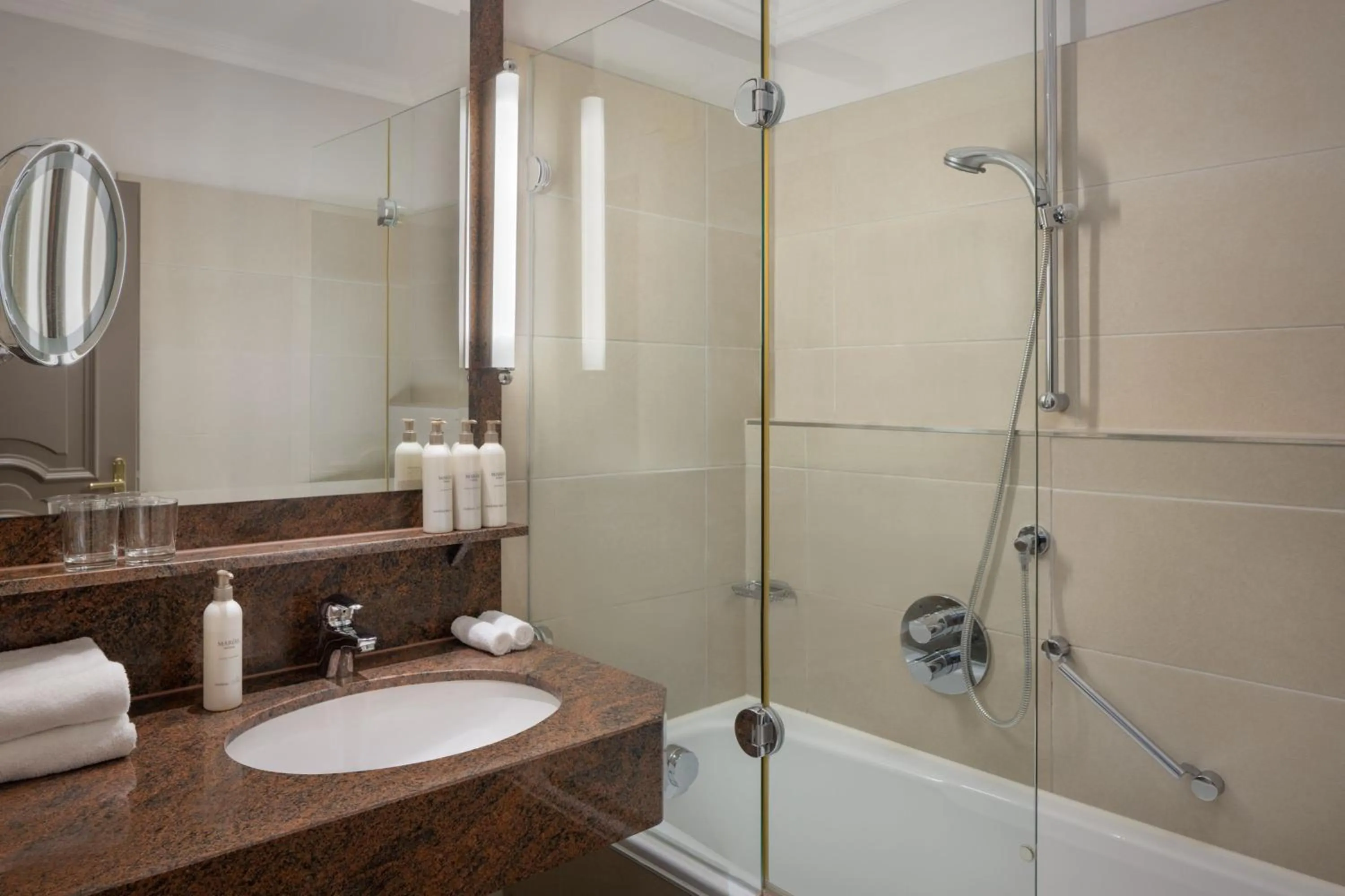 Photo of the whole room in Arabella Jagdhof Resort am Fuschlsee, a Tribute Portfolio Hotel