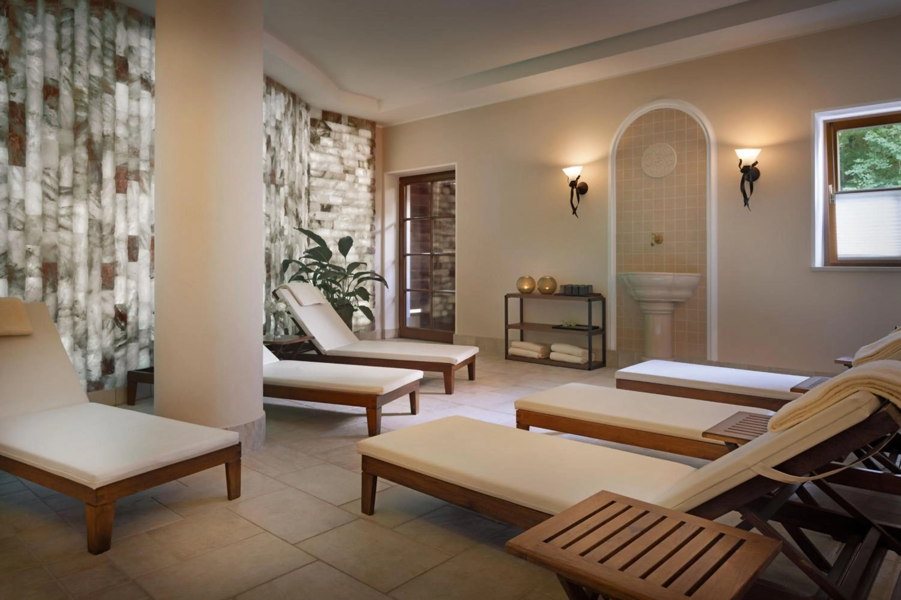 Spa and wellness centre/facilities in Arabella Jagdhof Resort am Fuschlsee, a Tribute Portfolio Hotel