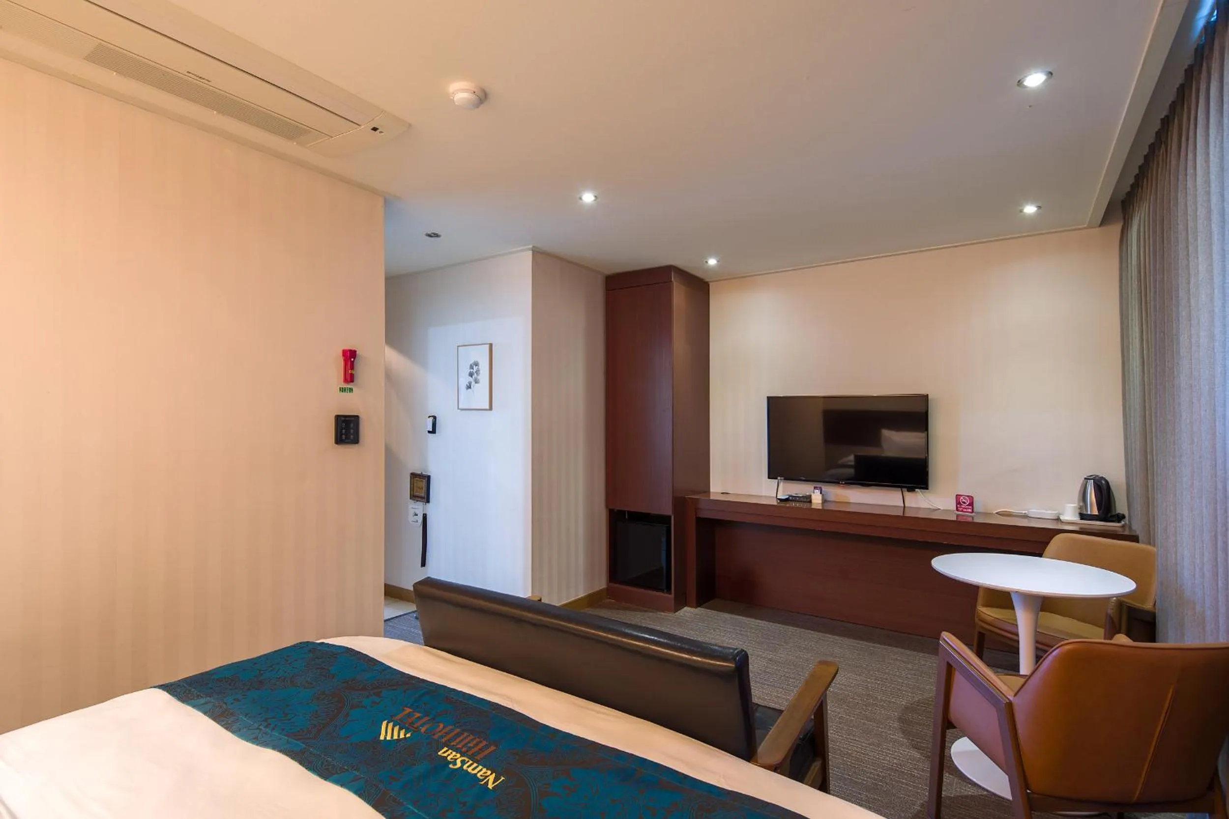 Decorative detail, Bed in Namsan Hill Hotel