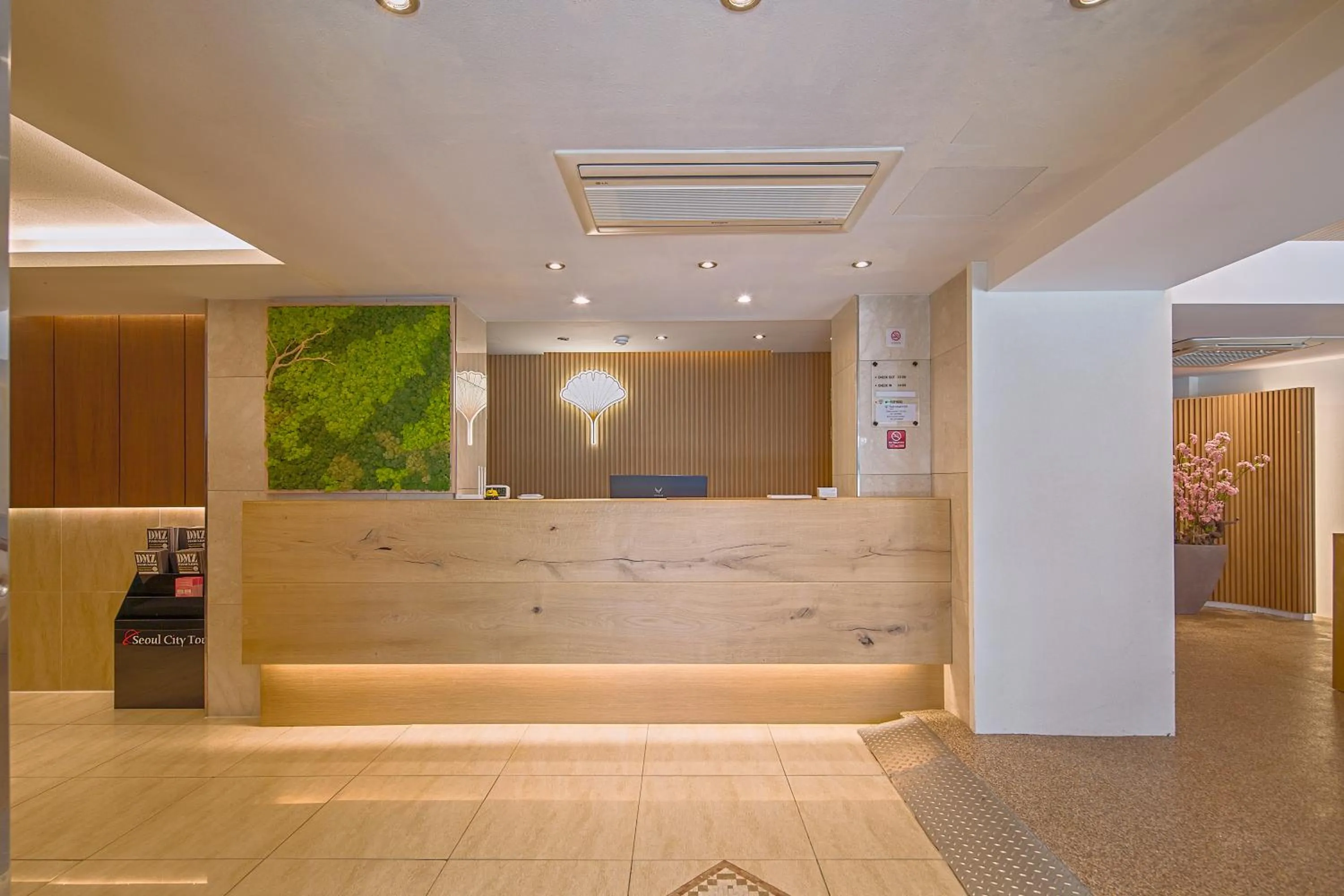 Lobby or reception in Namsan Hill Hotel