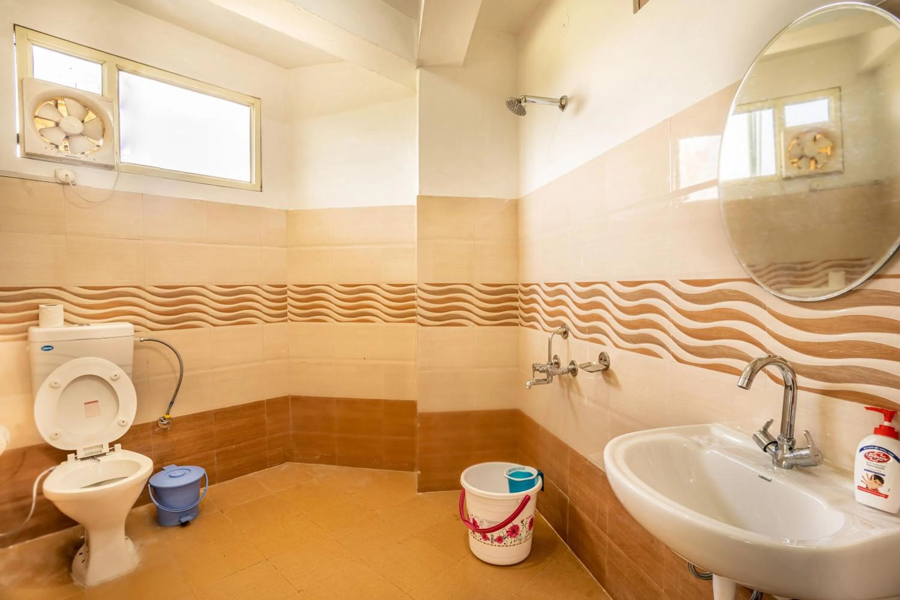 Bathroom in The Trippy Tribe