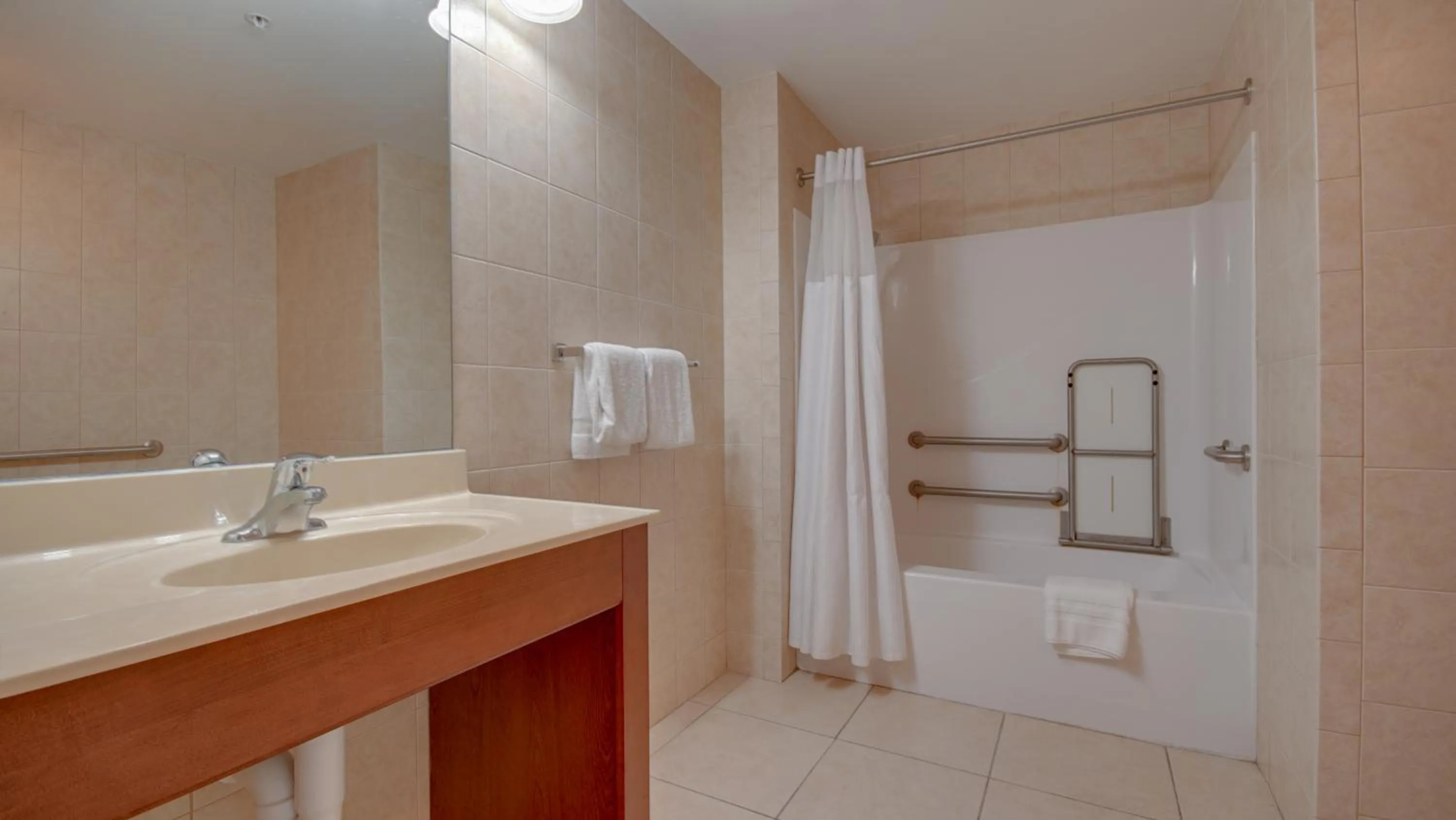 Bathroom in Americana Condos 10th street