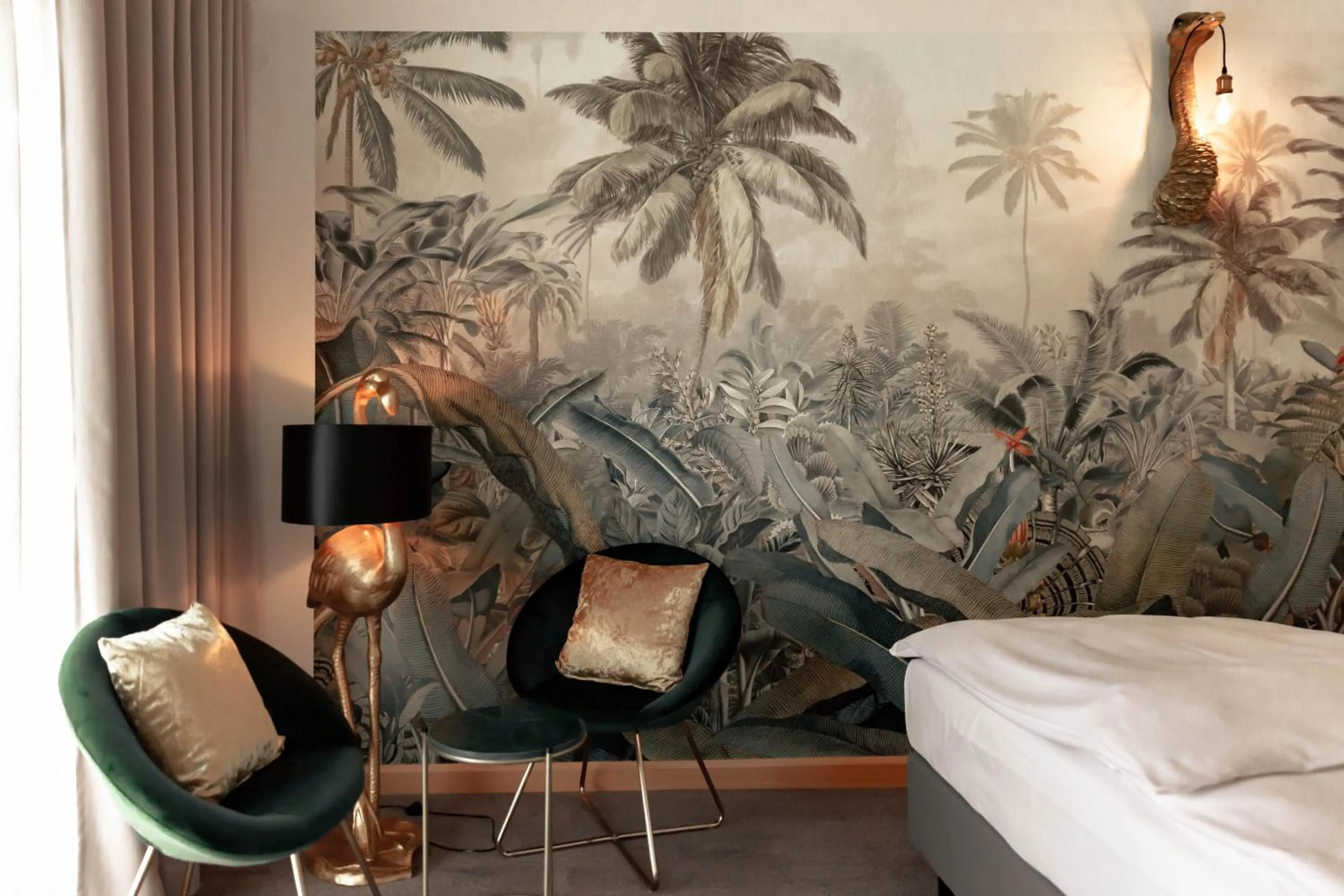 Seating area, Bed in Das Sonnreich - Thermenhotel Loipersdorf