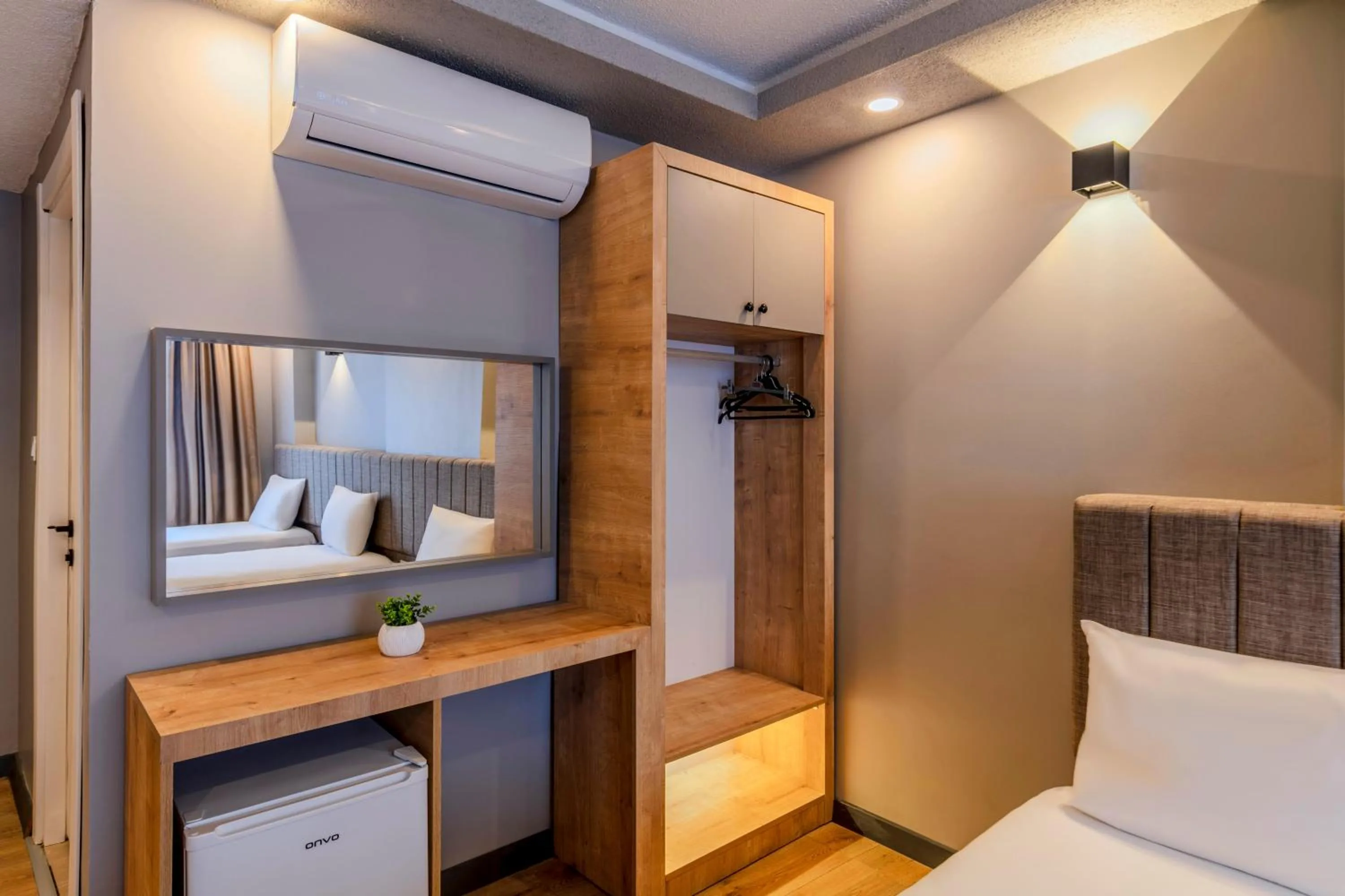 wardrobe, Bed in EViM HOTEL ÇORLU