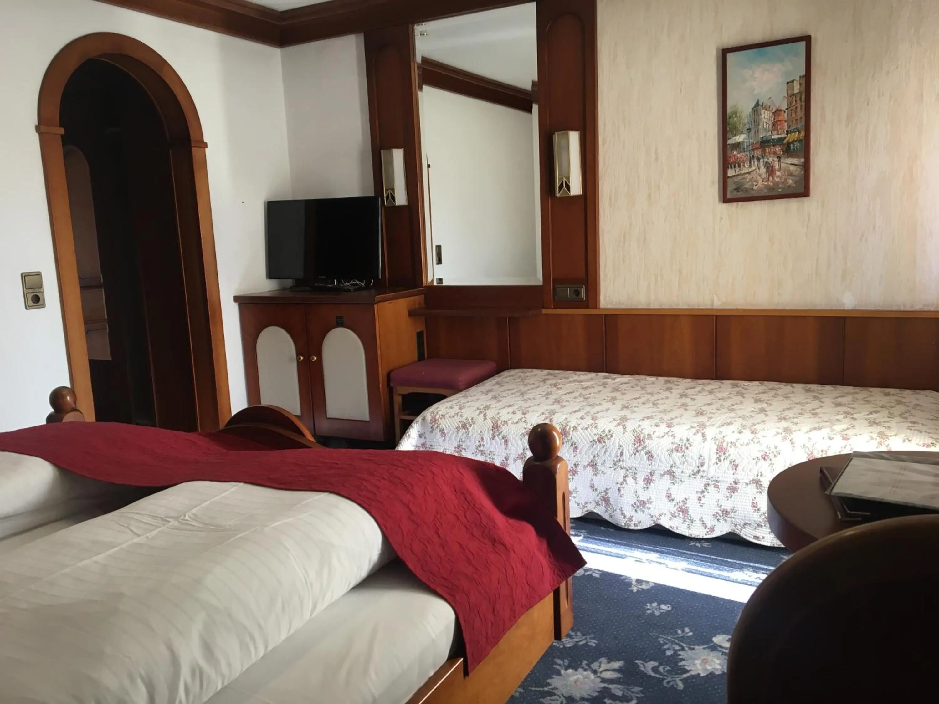 TV and multimedia, Bed in Hotel Tyrolis