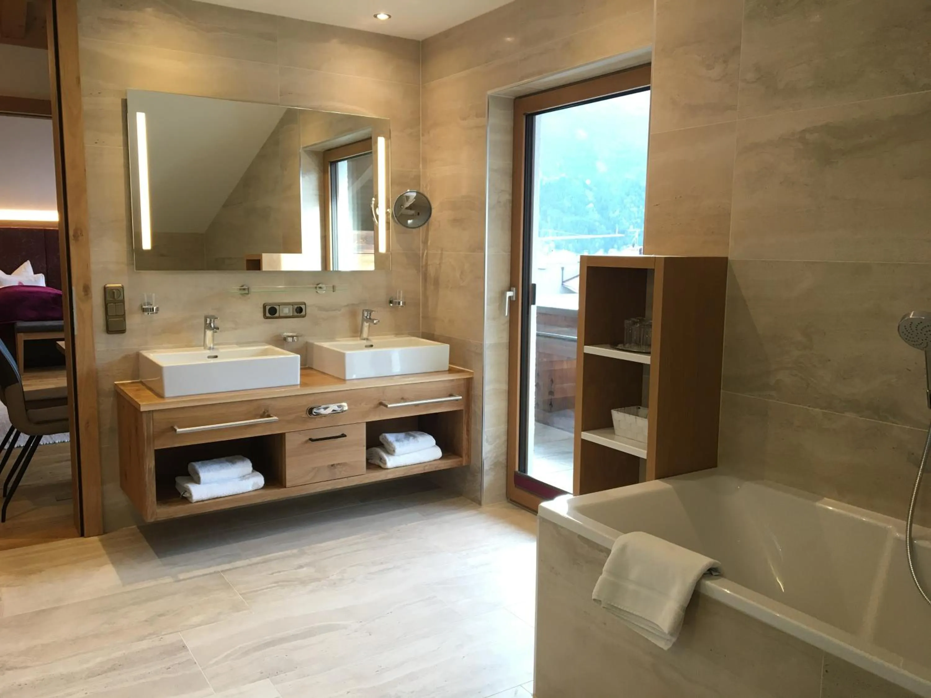 Bathroom in Hotel Tyrolis