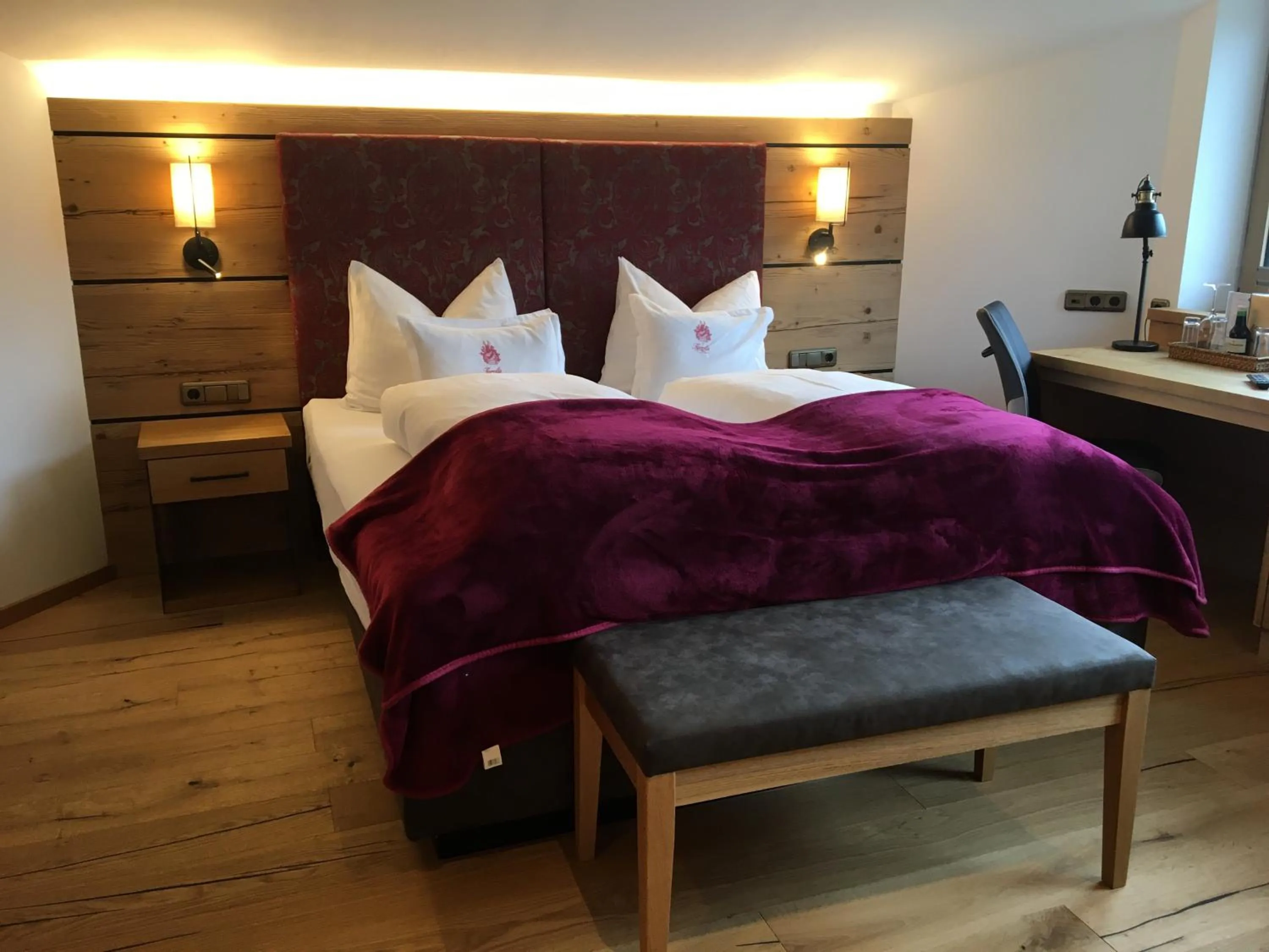 Bed in Hotel Tyrolis