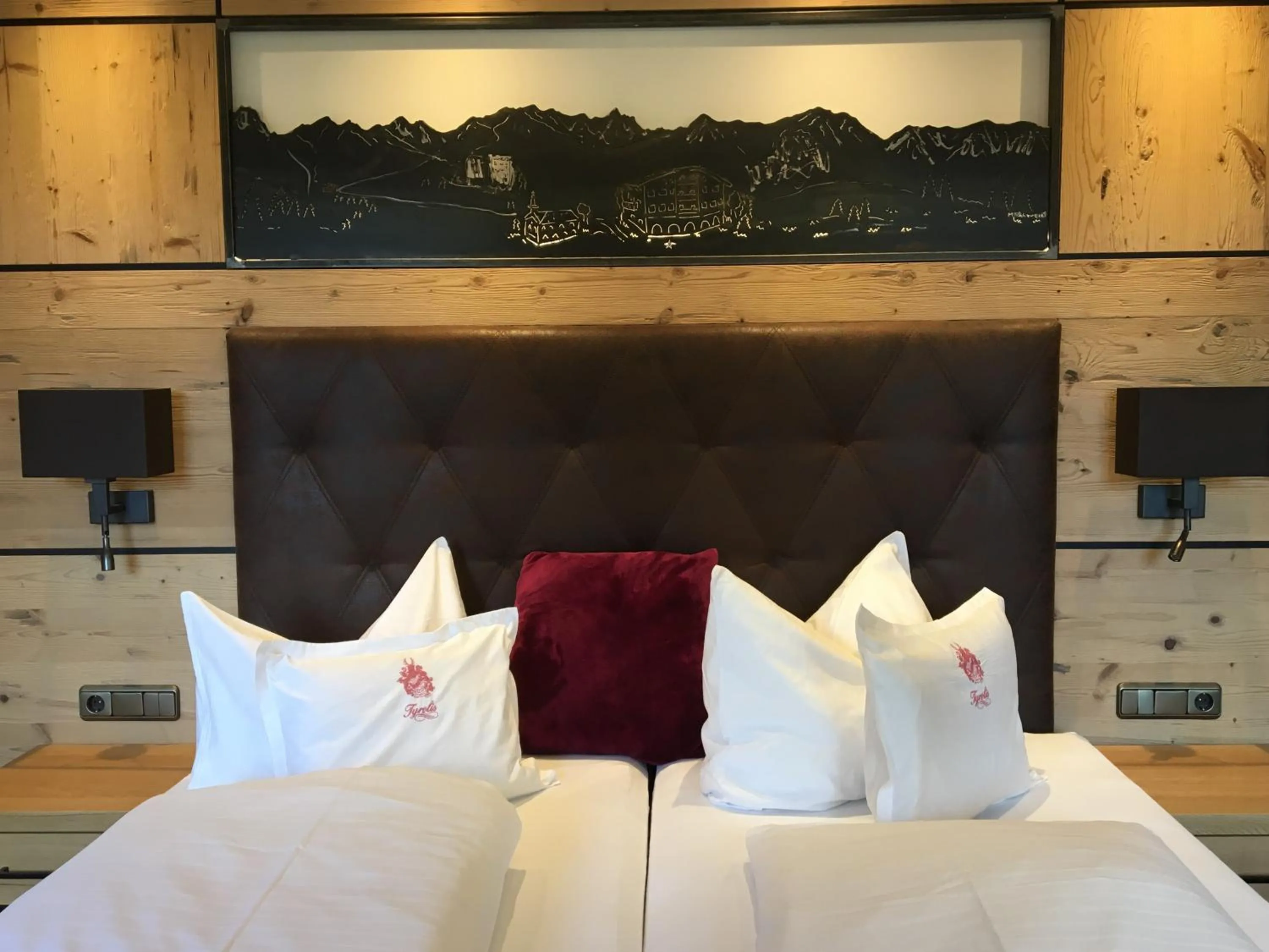 Bed in Hotel Tyrolis