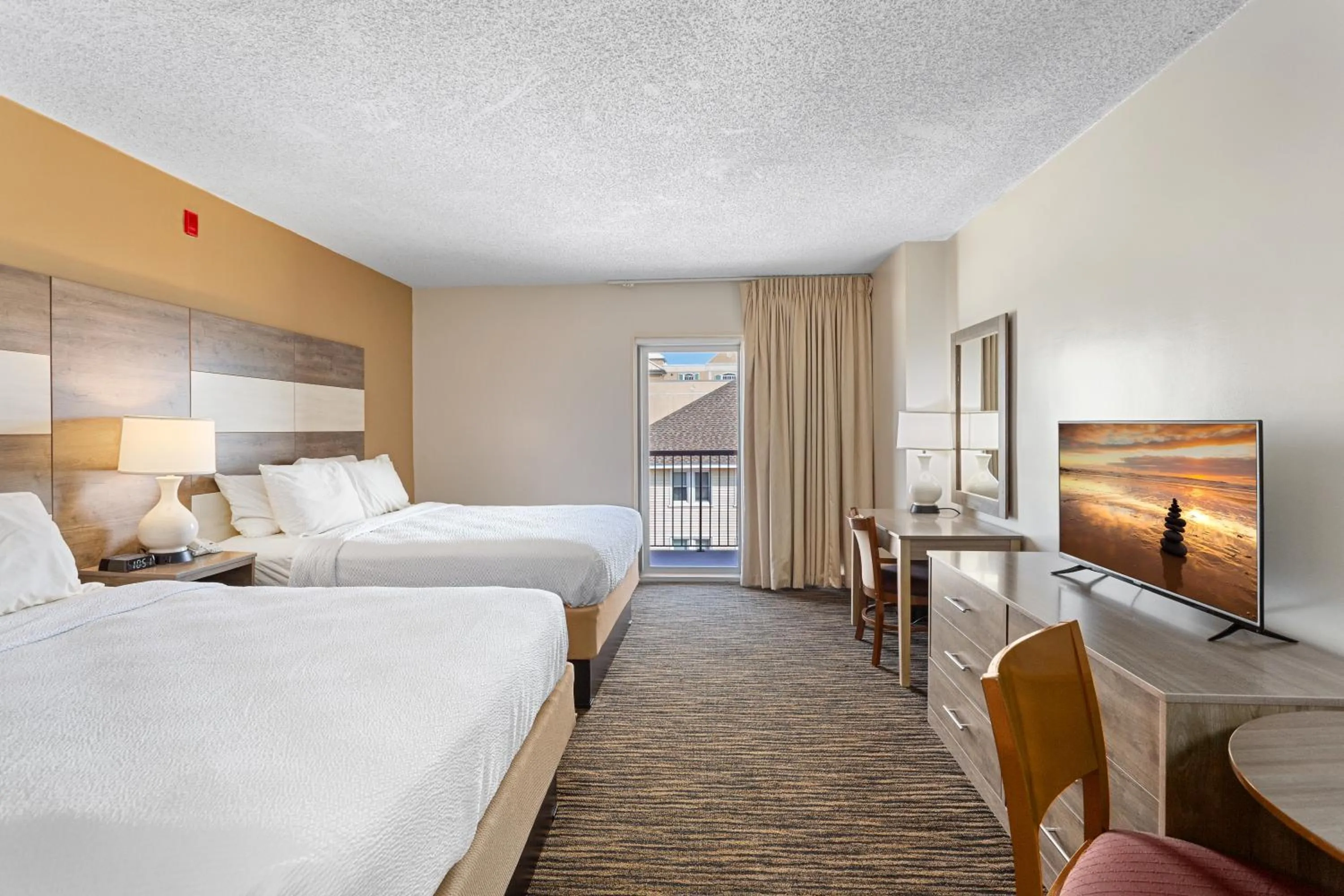 Bedroom, Bed in Americana Motor Inn on Boardwalk