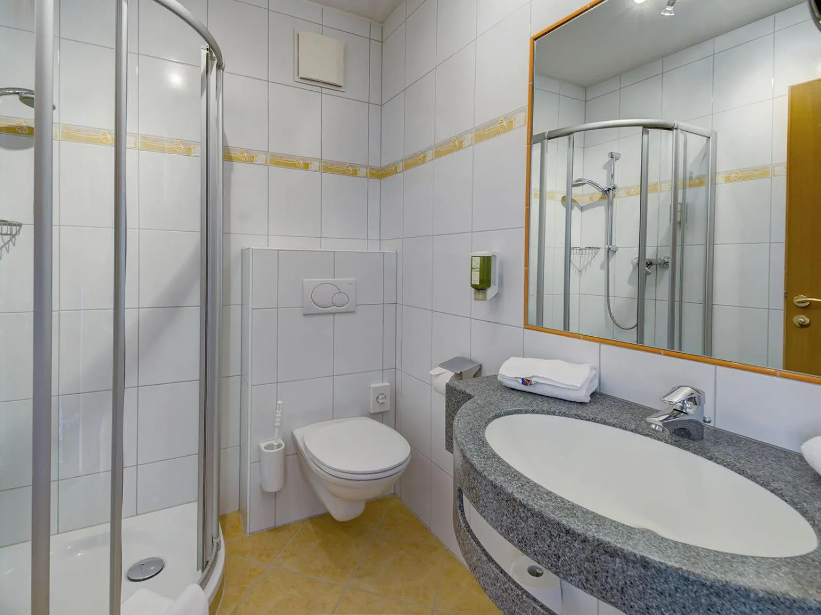 Bathroom in VÖTTER'S HOTEL in Kaprun am Kitzsteinhorn - Skibus direkt