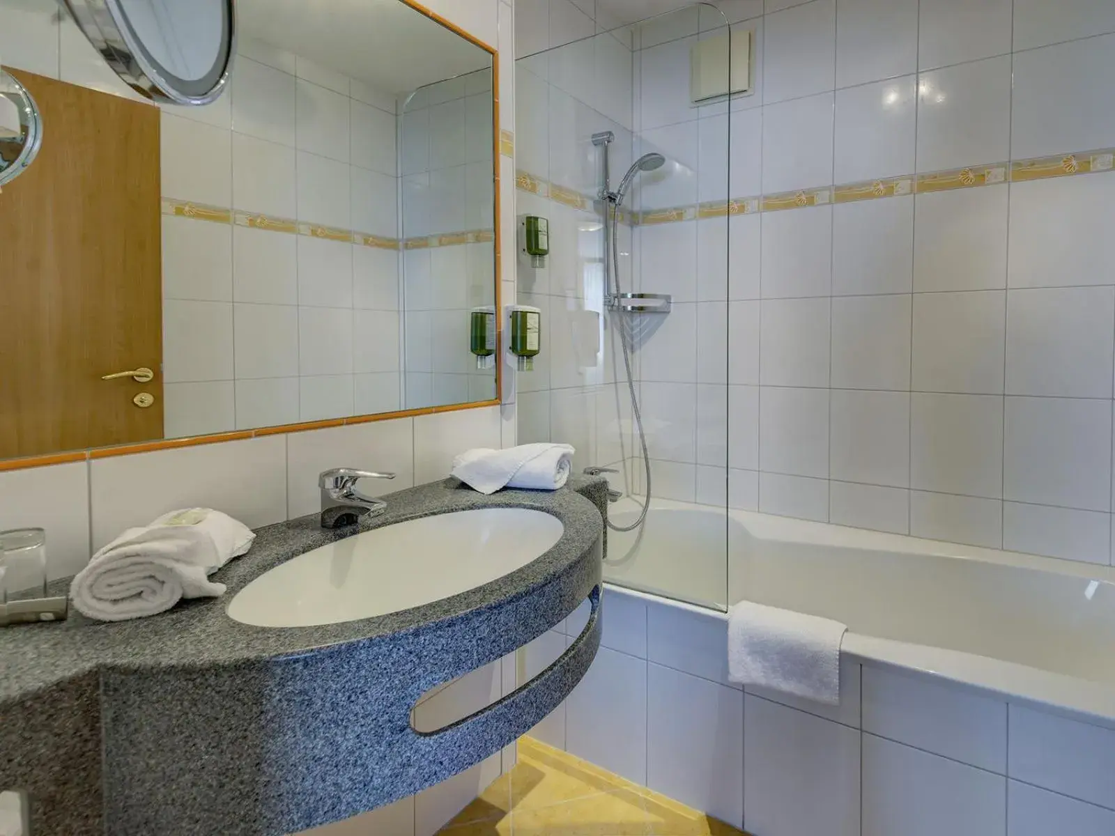 Suite with Balcony in VÖTTER'S HOTEL in Kaprun - summer card included Suite with Balcony in VÖTTER'S HOTEL in Kaprun - summer card included