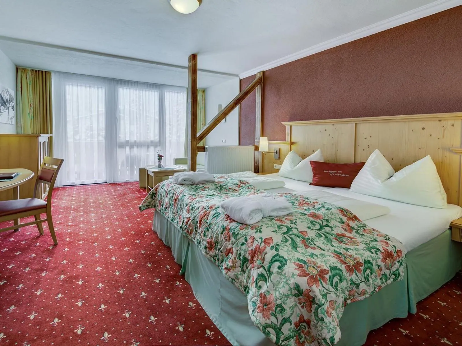 Bed in VÖTTER'S HOTEL in Kaprun am Kitzsteinhorn - Skibus direkt