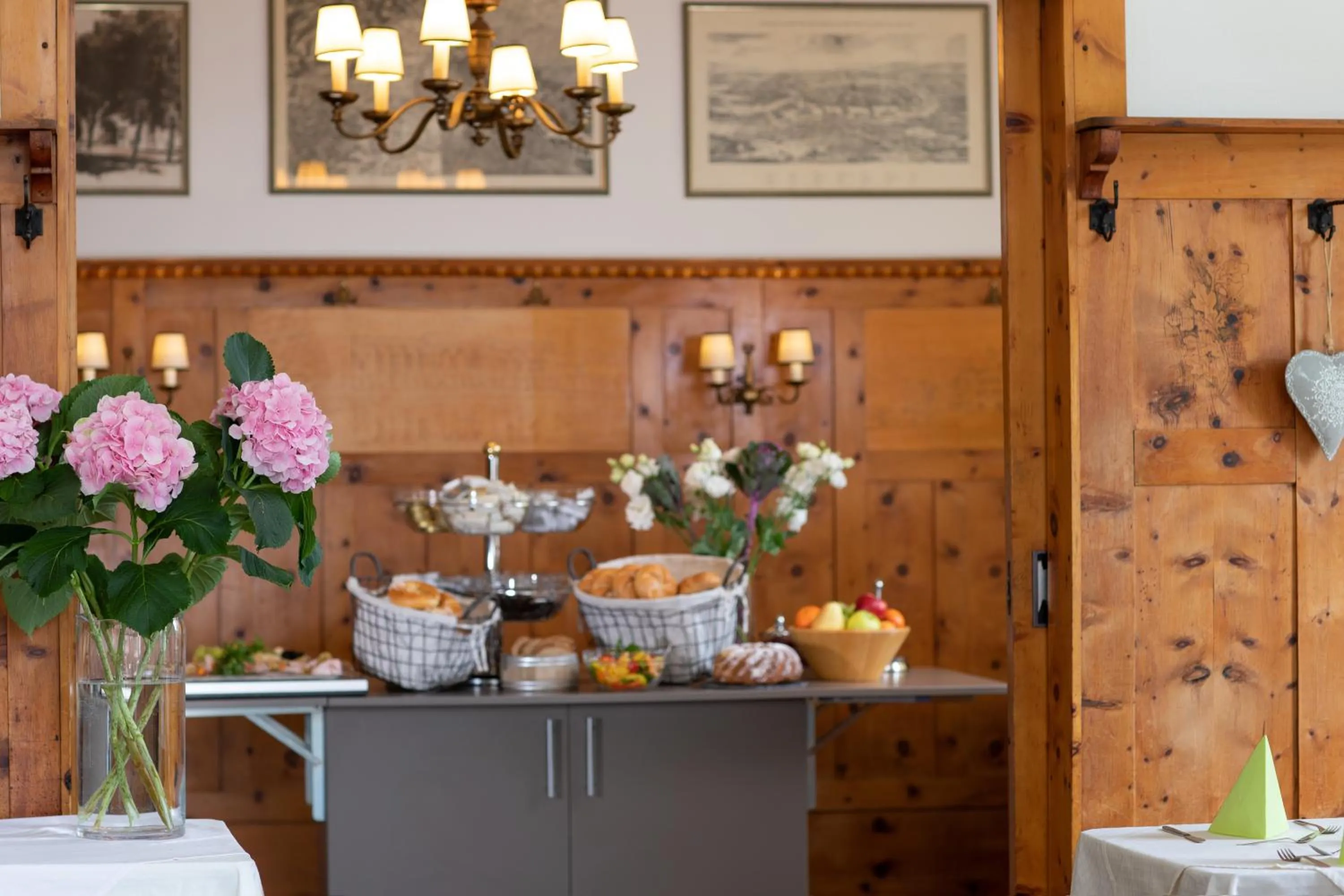 Breakfast in Hotel Bergwirt Schönbrunn