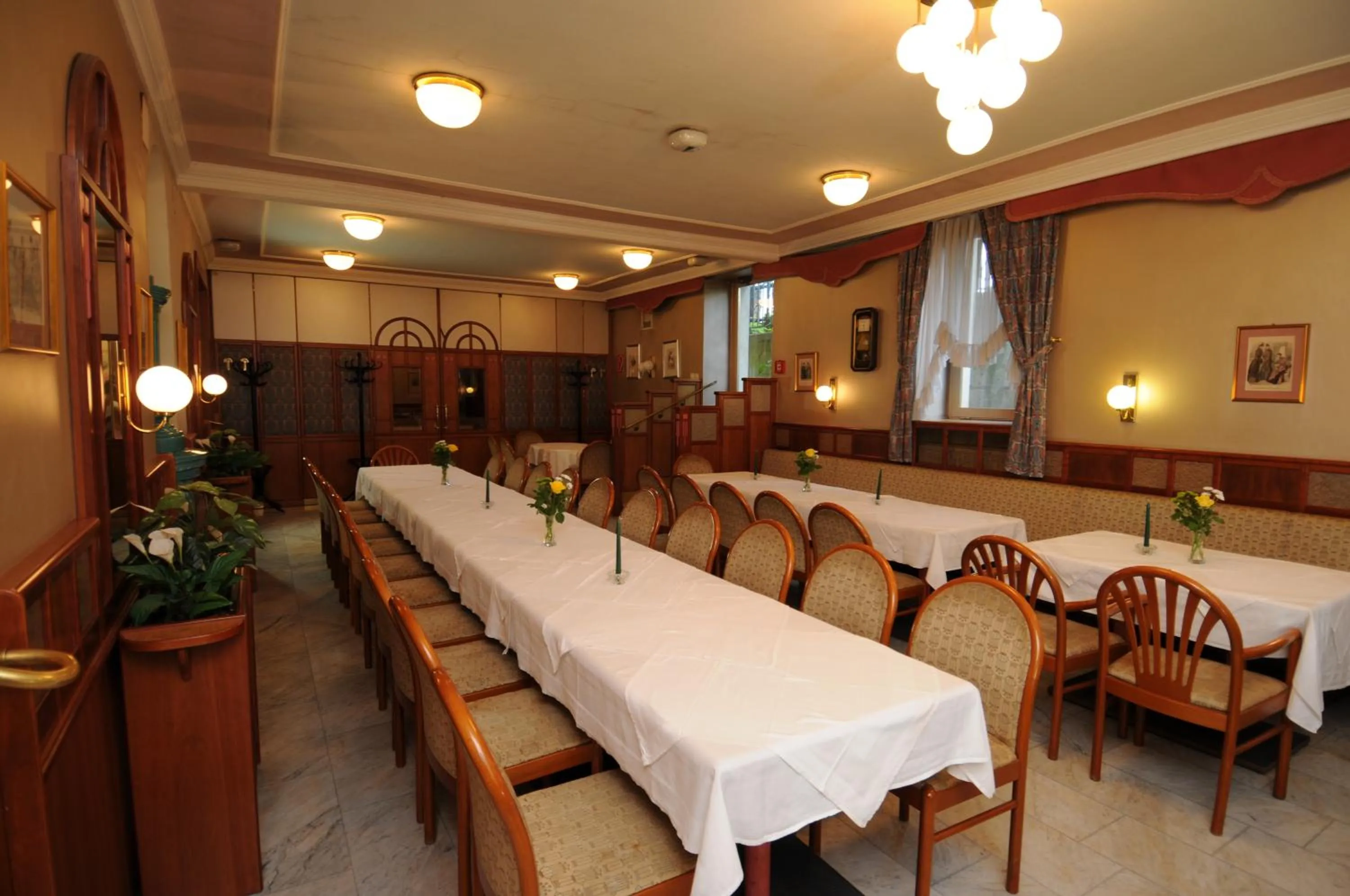 Restaurant/places to eat in Hotel Bergwirt Schönbrunn