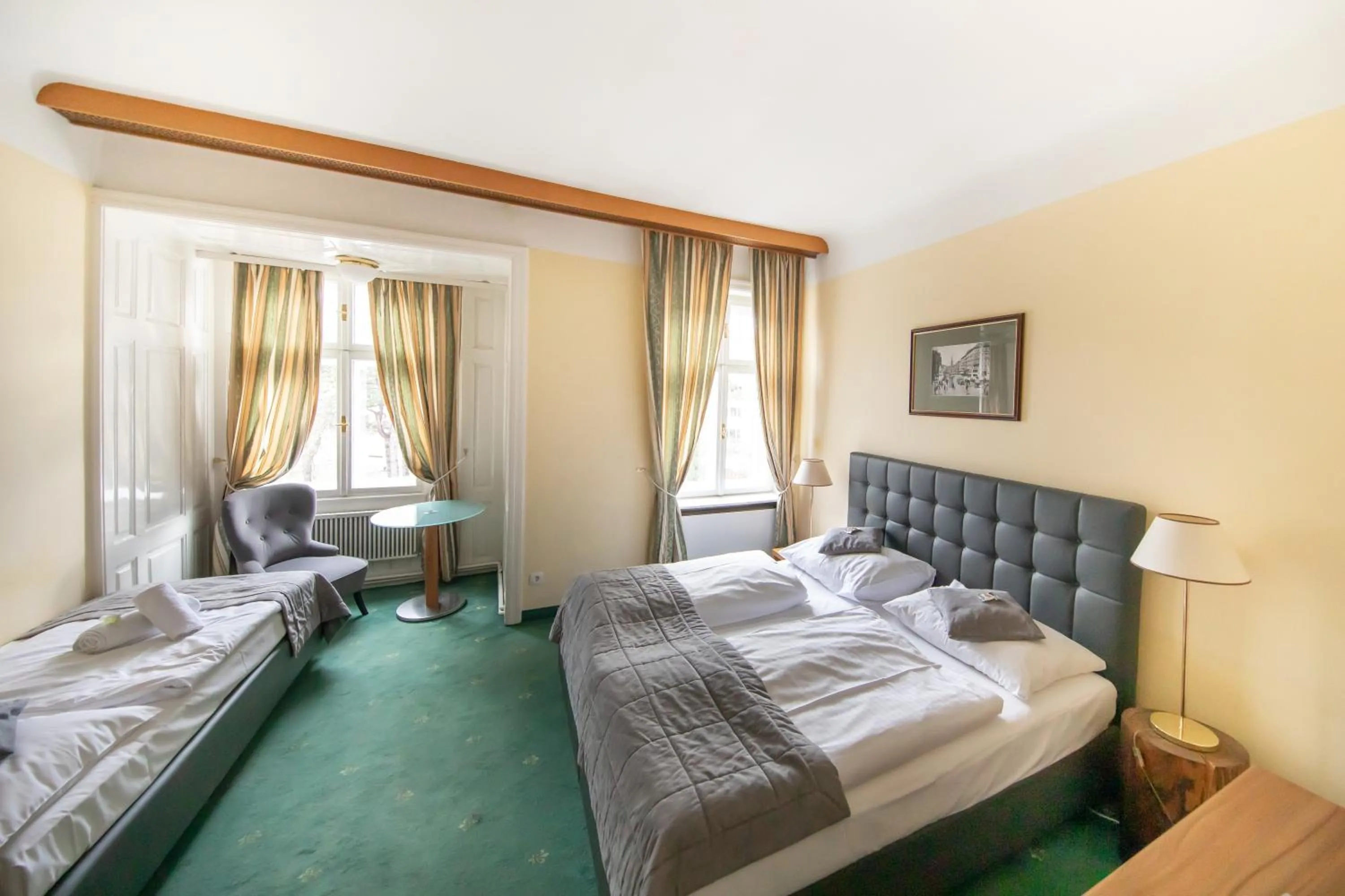 Bed in Hotel Bergwirt Schönbrunn